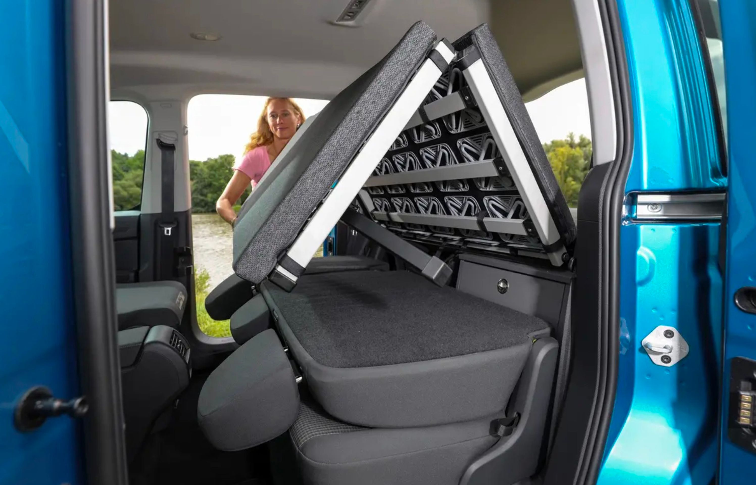 Volkswagen Caddy California - 21 - Fotogalerie: Nový Caddy jako dříč, obytňák i auto pro rodinu (27/43)