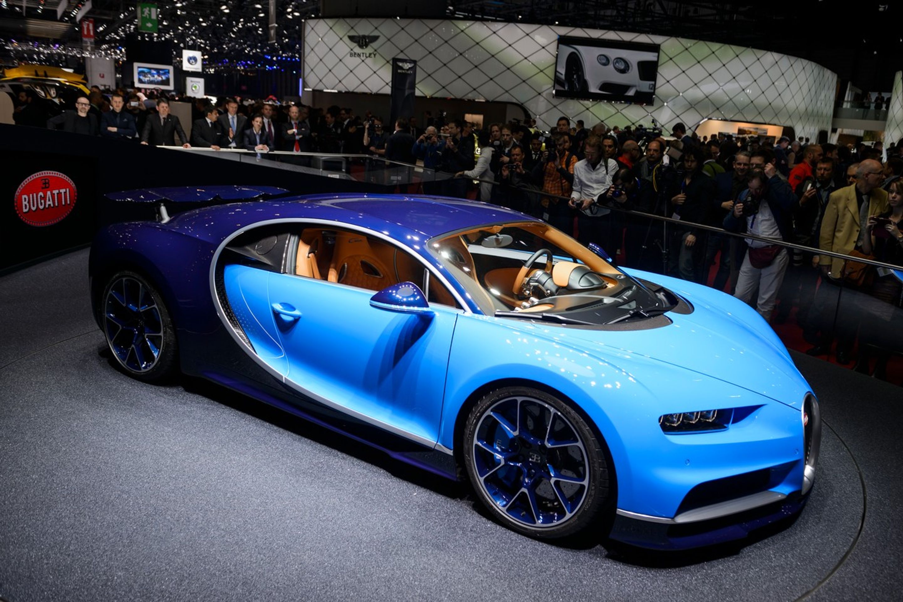 Autosalon Ženeva 2016 - Bugatti Chiron - GALERIE: Autosalon Ženeva 2016 (2/10)