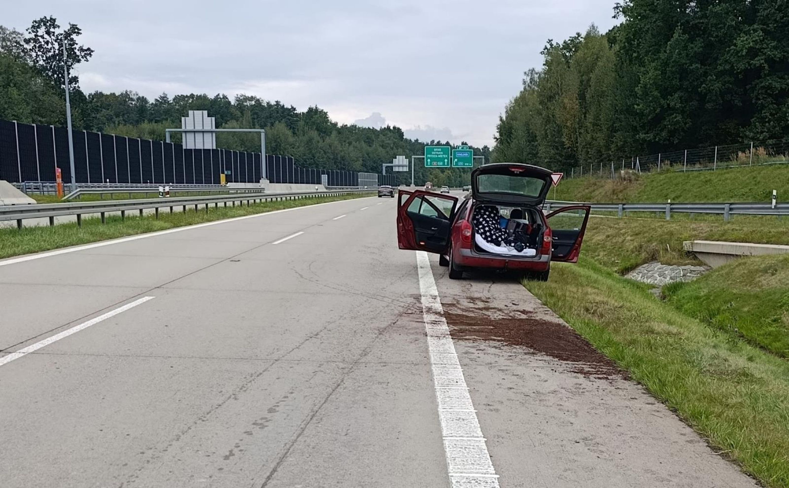 Opilý řidič boural na D48 - Opilý řidič boural na D48 (2/4)