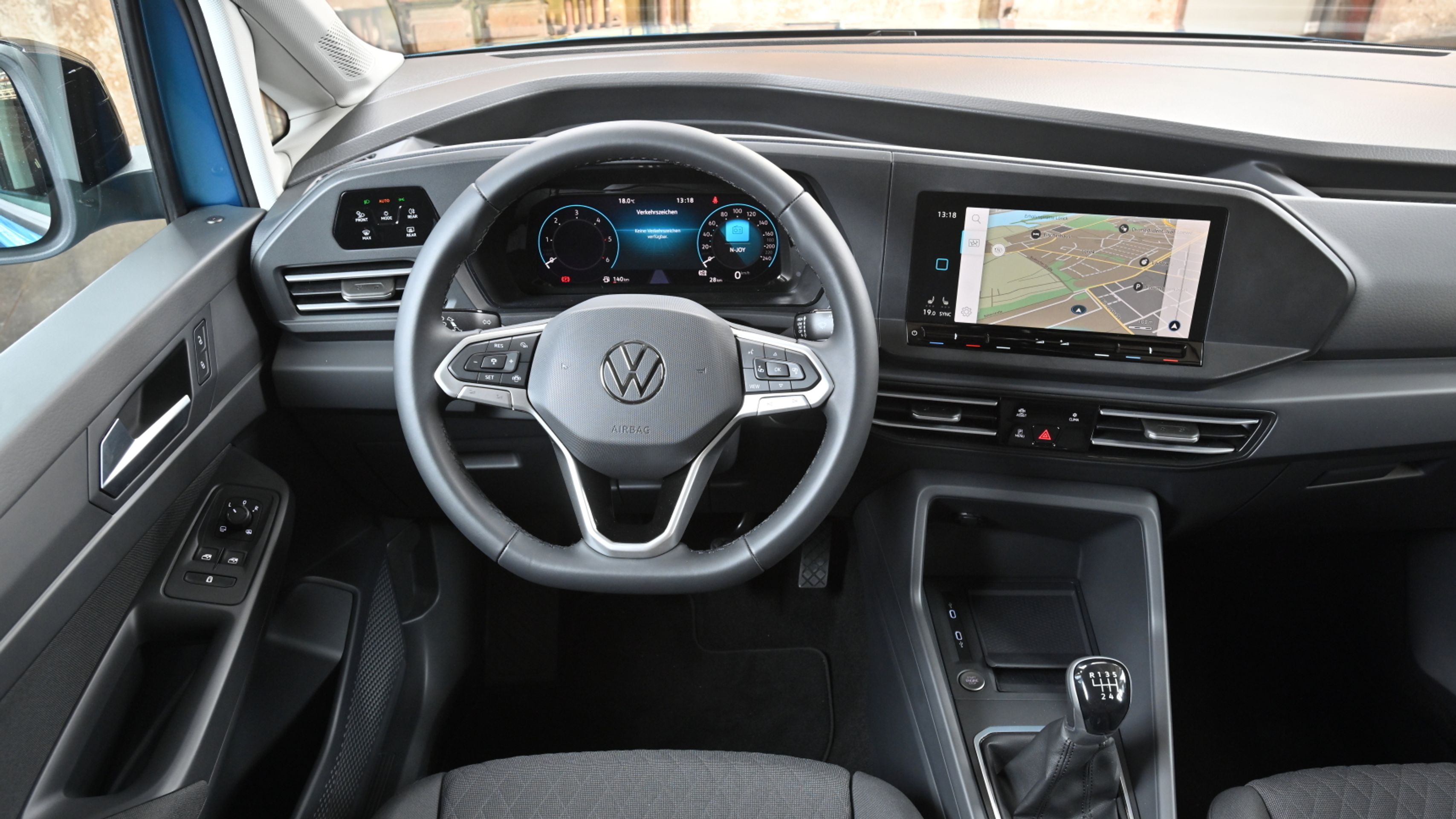 Volkswagen Caddy 5. generace - 9 - Fotogalerie: Nový Caddy jako dříč, obytňák i auto pro rodinu (6/43)