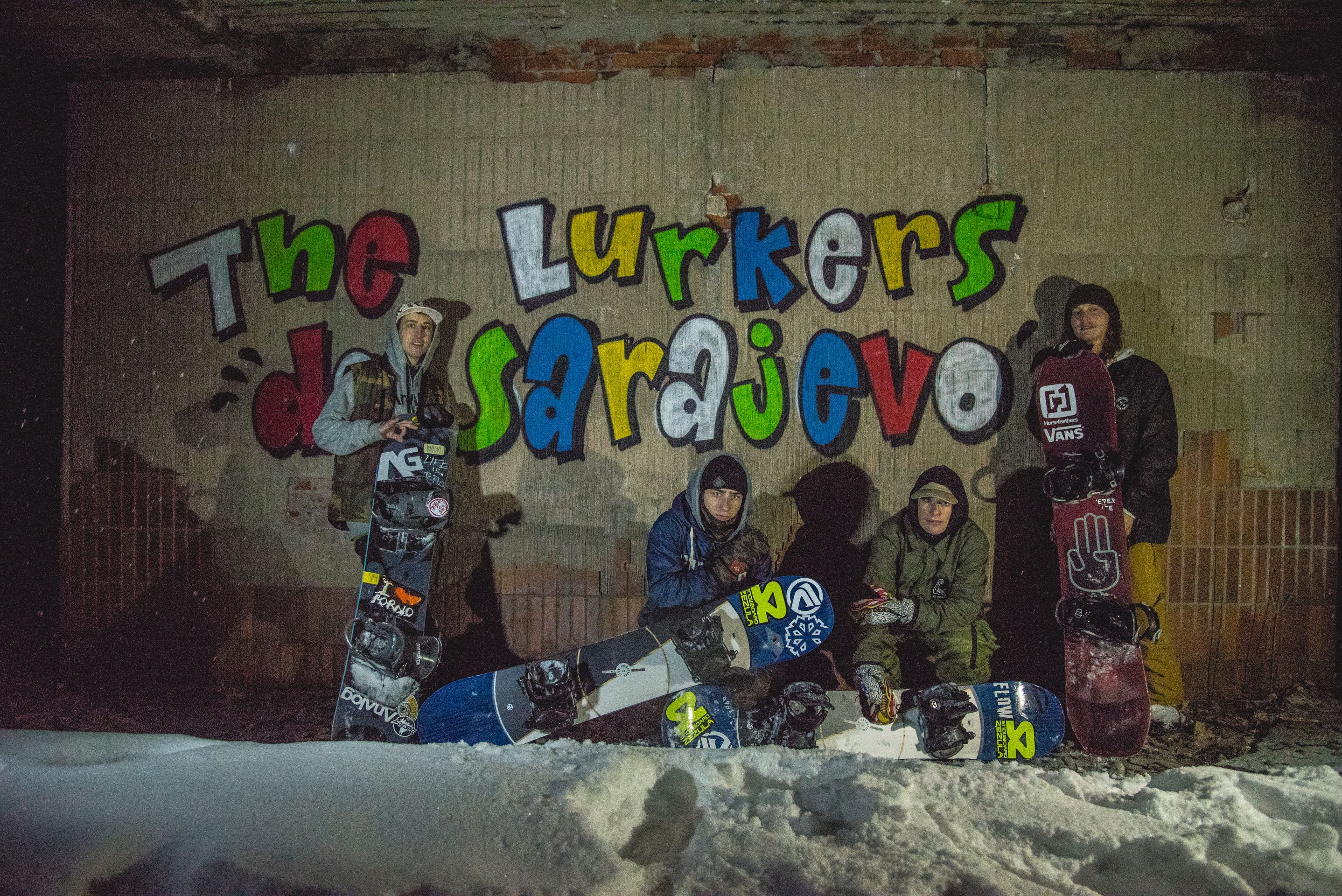 Dušan Kříž v Sarajevu - GALERIE: Snowboardista Kříž jezdí v na prkně v Sarajevu (9/9)