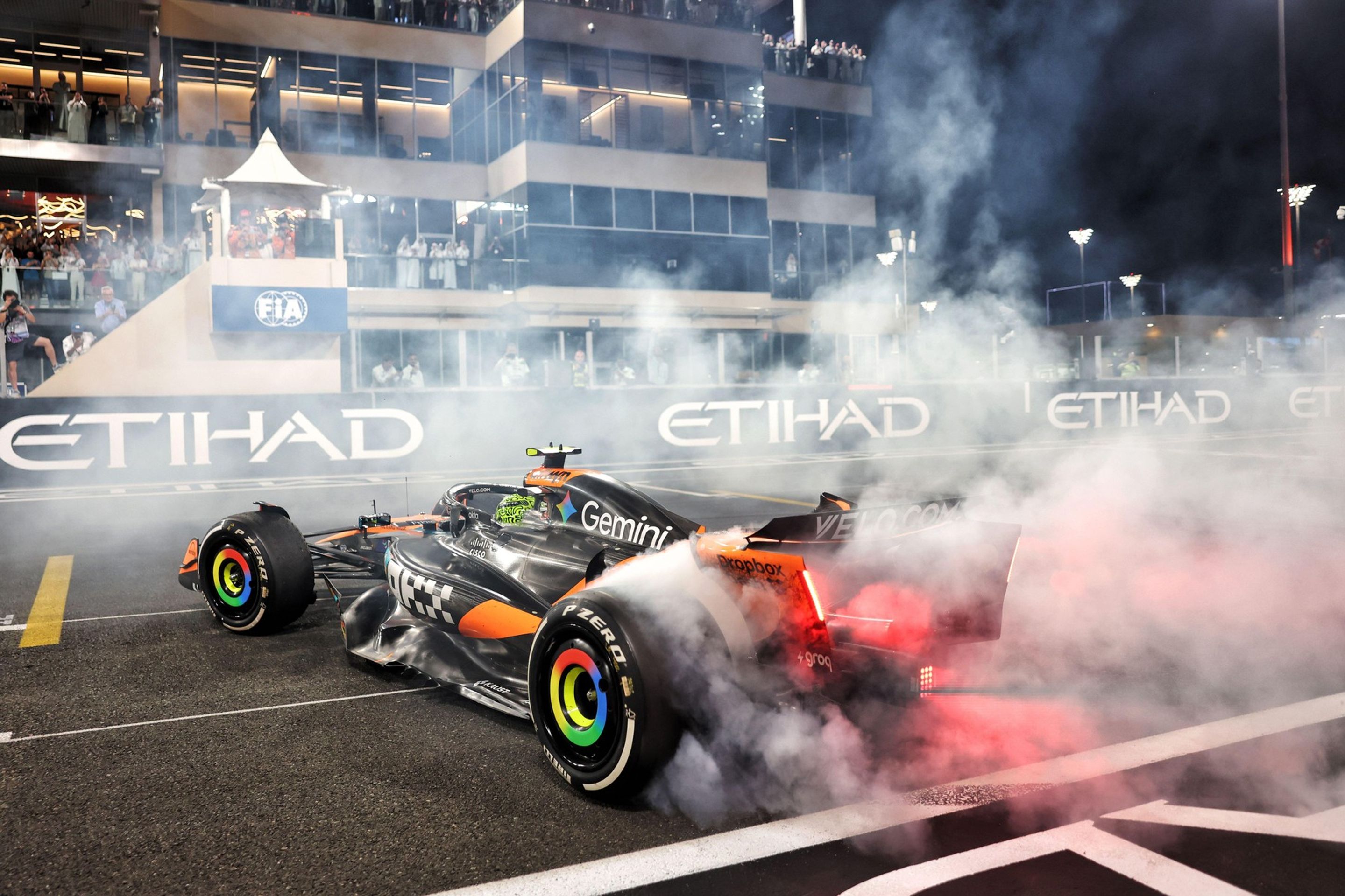 Lando Norris slaví titul mistra světa F1 - Lando Norris slaví titul v F1 (4/10)