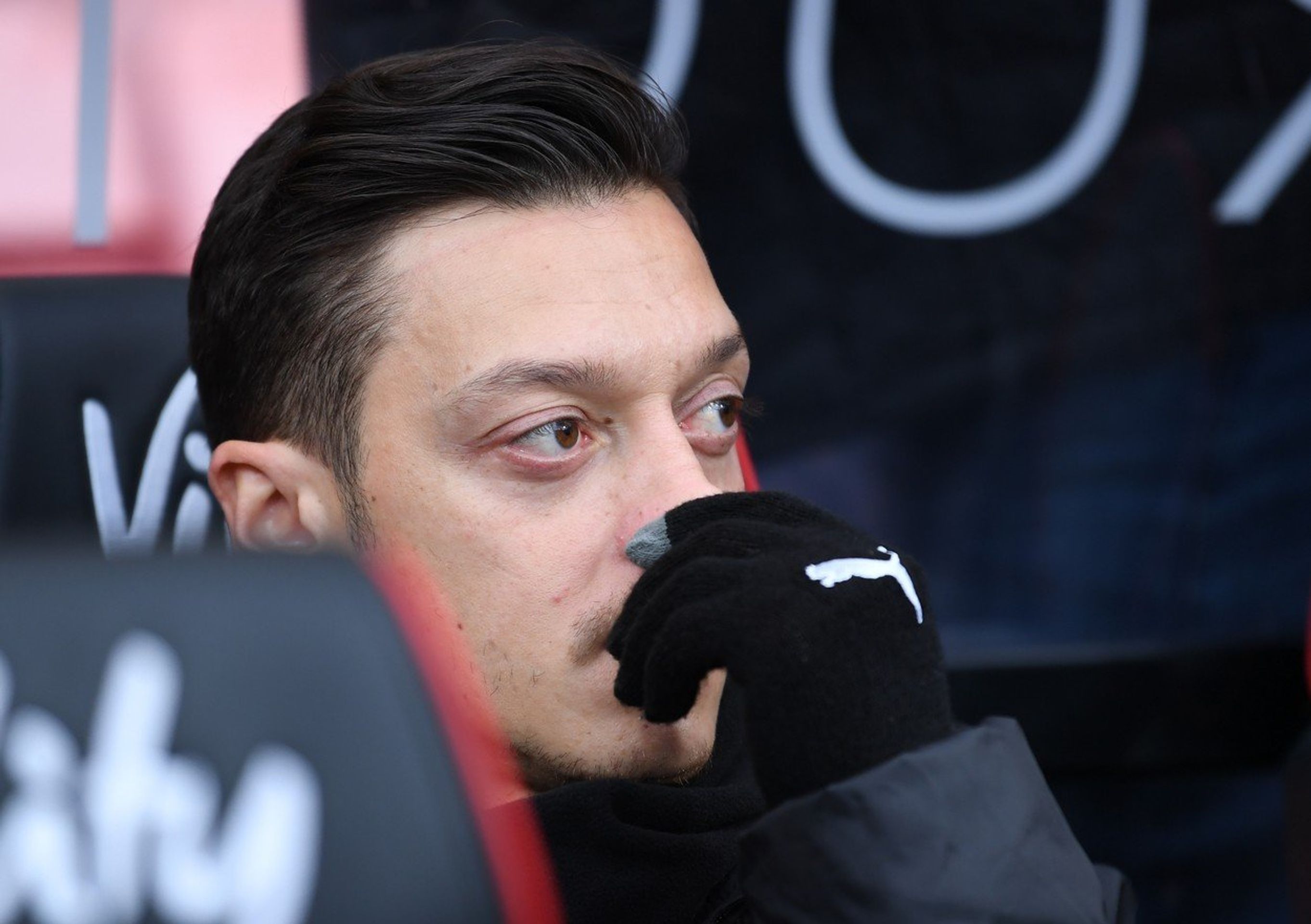 Mesut Ozil - GALERIE: Fotbalisté Arsenalu byli zachyceni na průmyslové kameře (1/4)