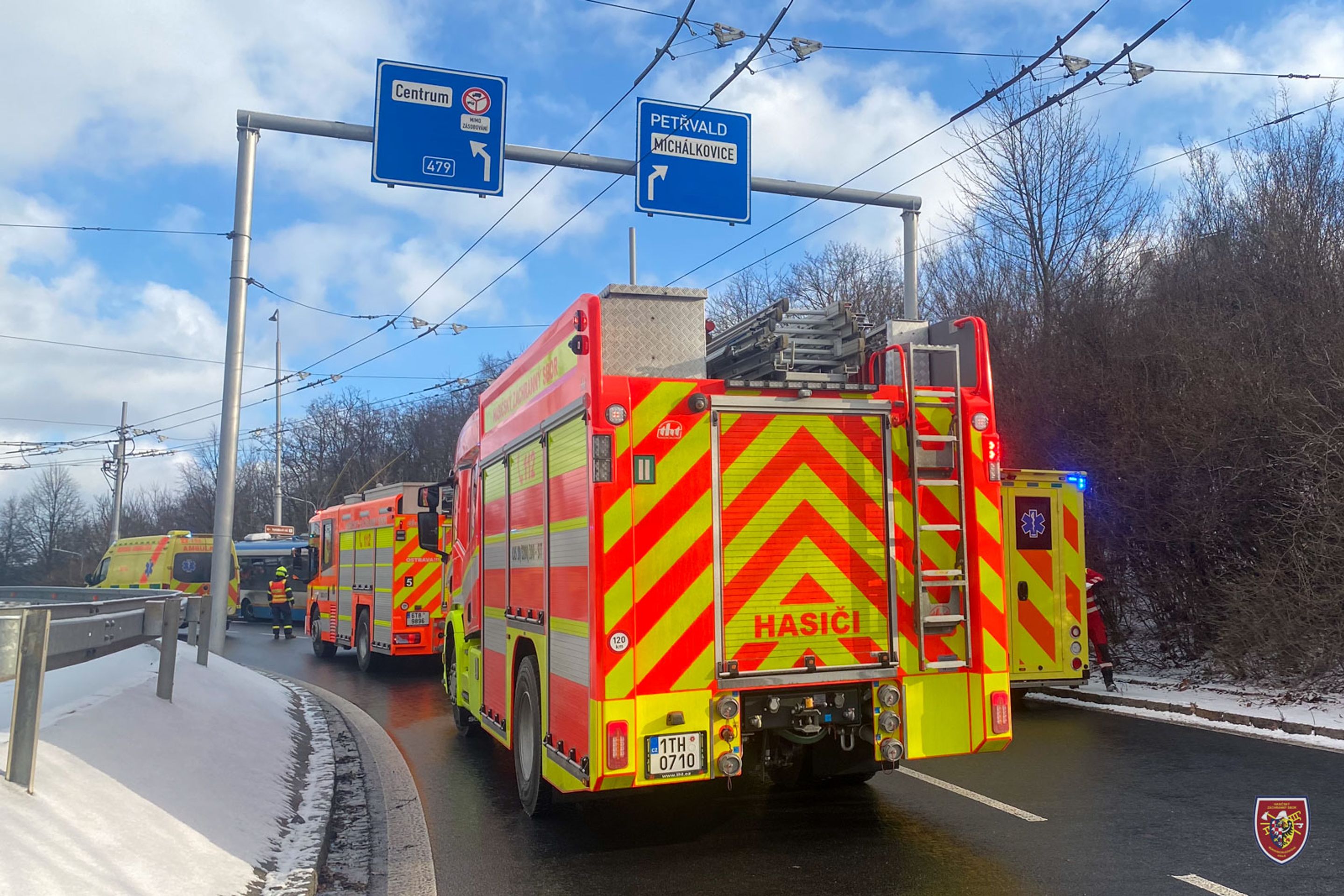 Nehoda trolejbusu v Ostravě - Nehoda trolejbusu v Ostravě (3/6)