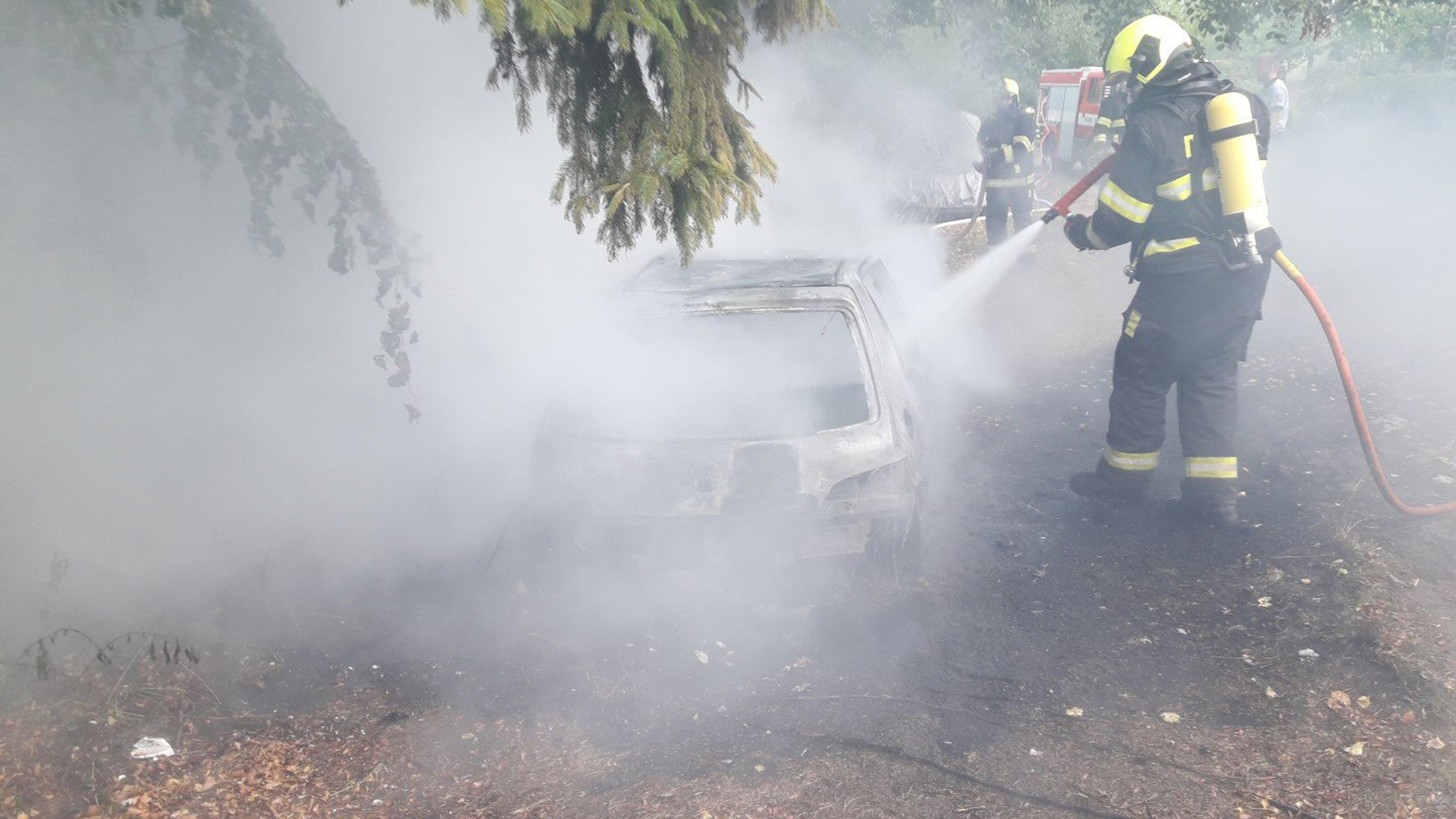 Požár elektromobilu na Plzeňsku - Požár malého přestavěného elektromobilu na Plzeňsku (9/10)