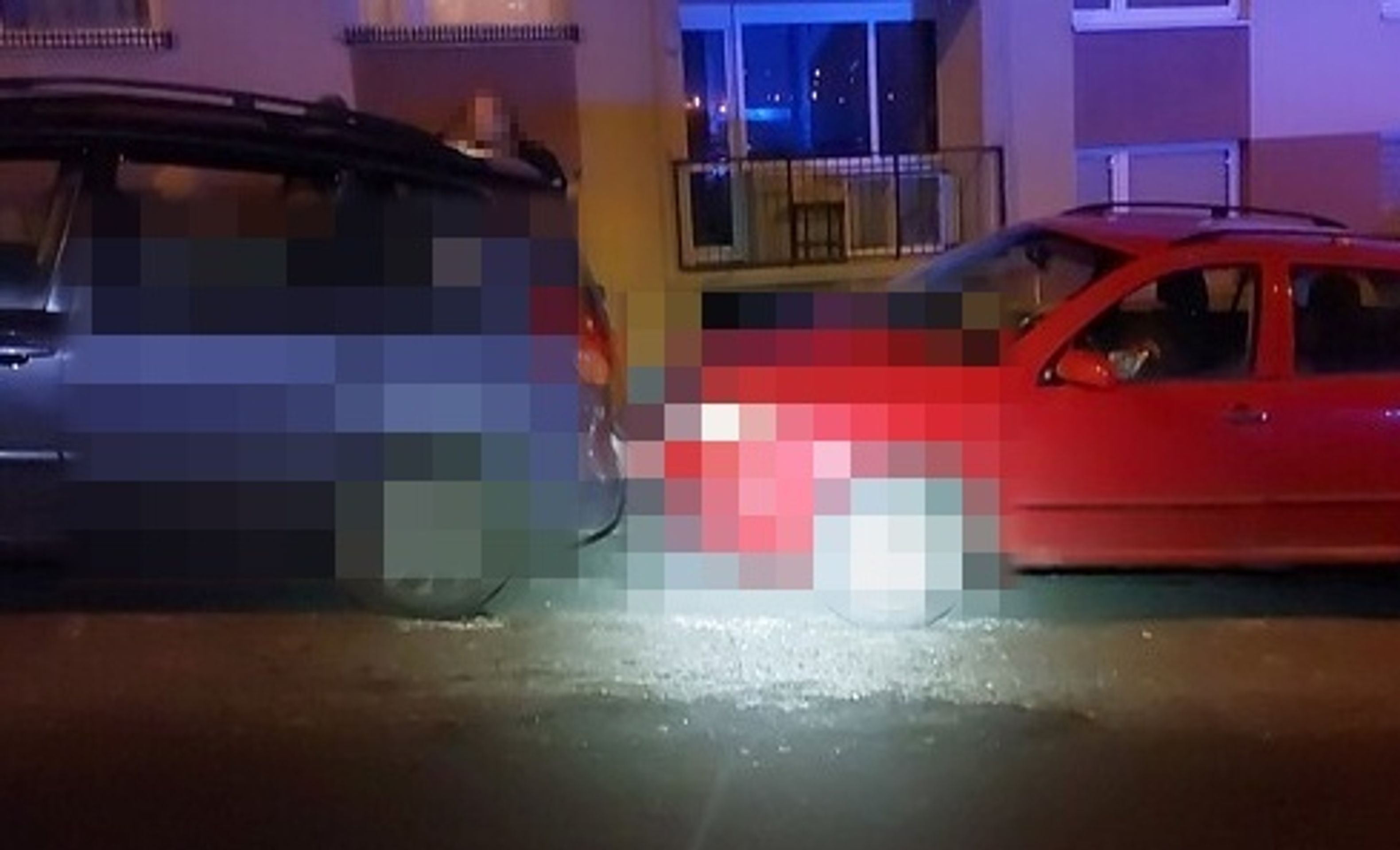 Řidiči nezabezpečili svá vozidla, ta se samovolně rozjela a nabourala (2) - Řidiči nezabezpečili svá vozidla (2/3)