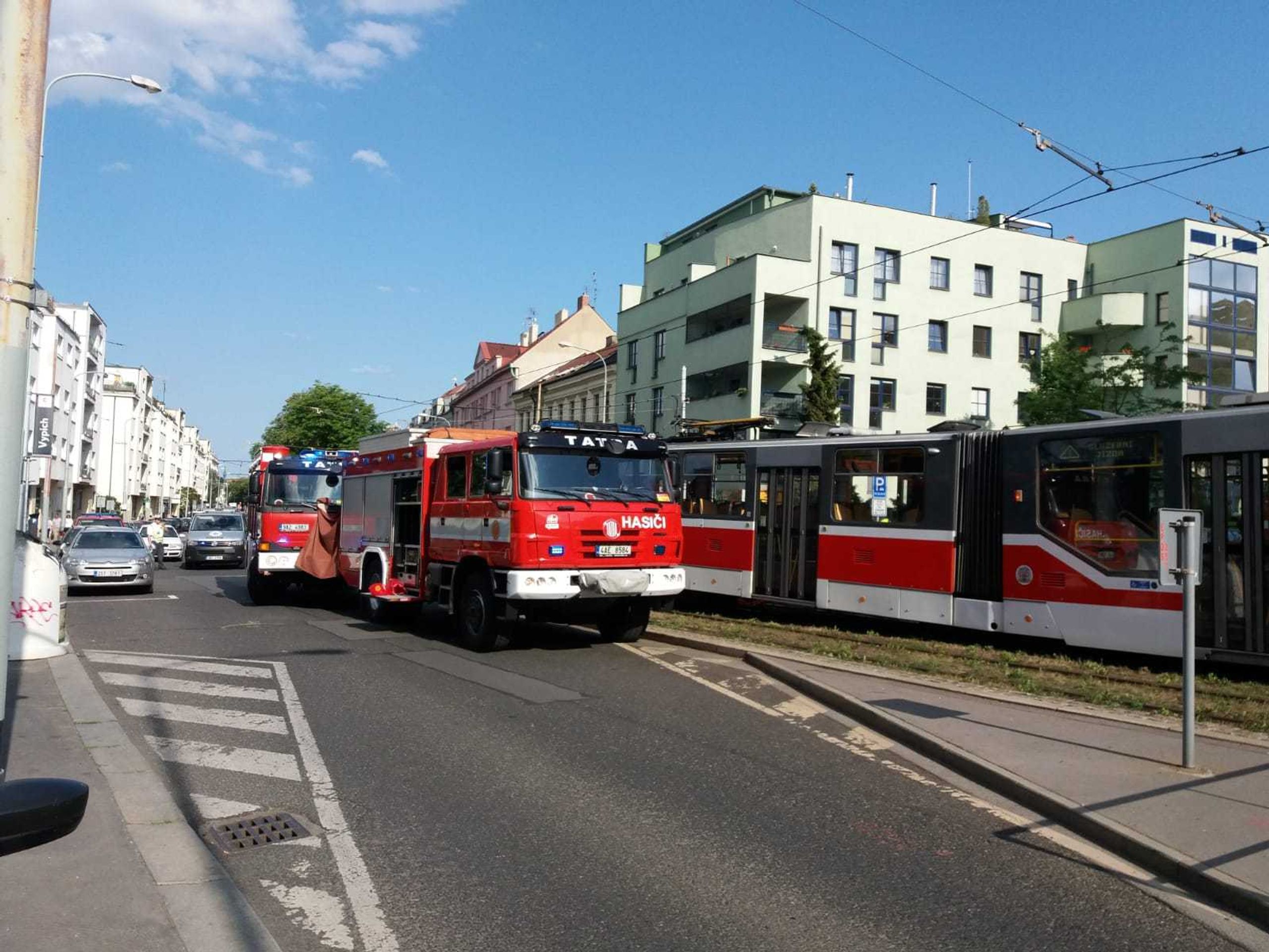 Ženu srazila tramvaj na Bělohorské - 4 - GALERIE: Ženu srazila tramvaj na Bělohorské (4/5)
