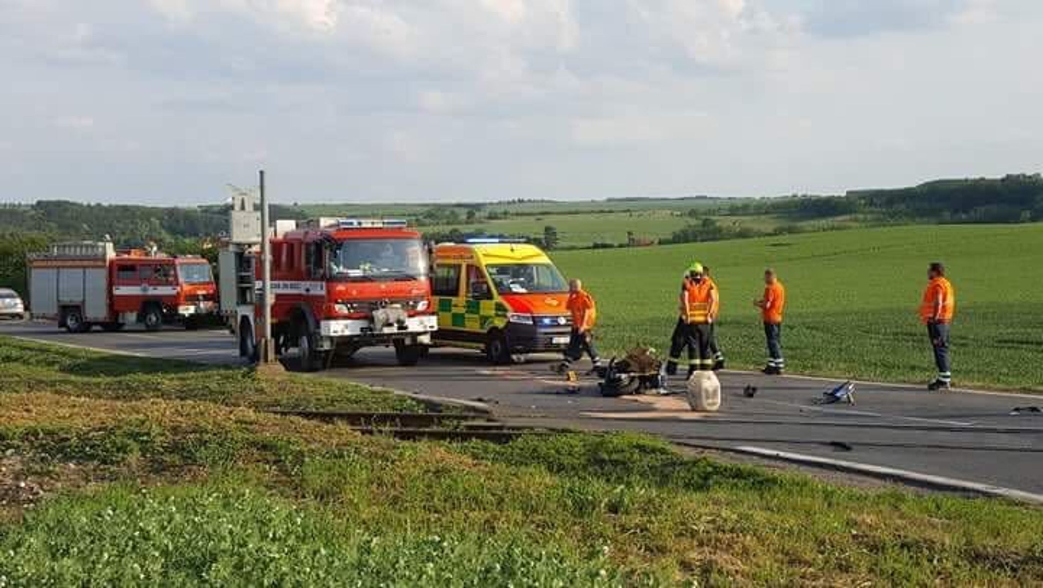 Smrtelná nehoda motorkáře na přejezdu u Kralup nad Vltavou - 1 - GALERIE: Smrtelná nehoda motorkáře na přejezdu u Kralup nad Vltavou (5/5)