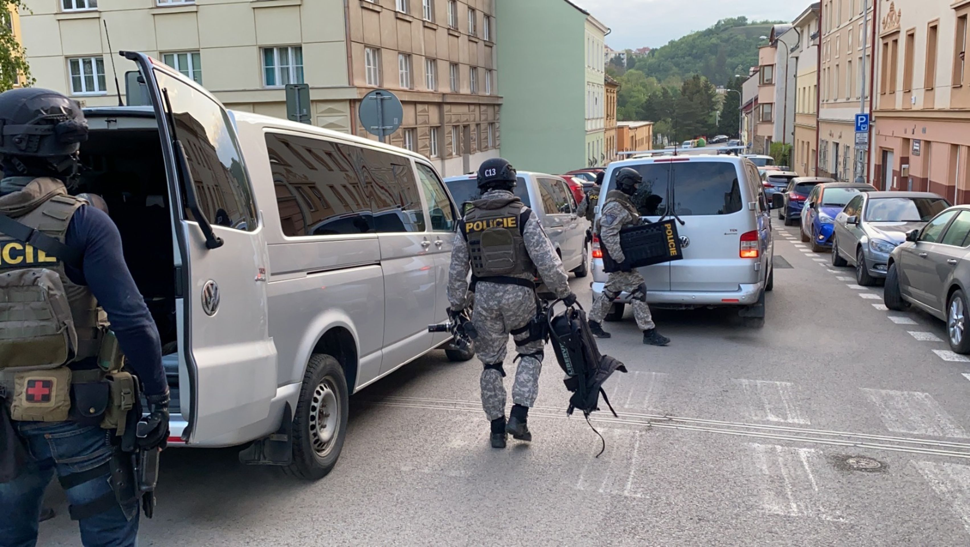 Zásah v domě hrůzy v Pechlátově ulici v Praze - 6 - GALERIE: Zásah policie v domě hrůzy v Pechlátově ulici (14/19)