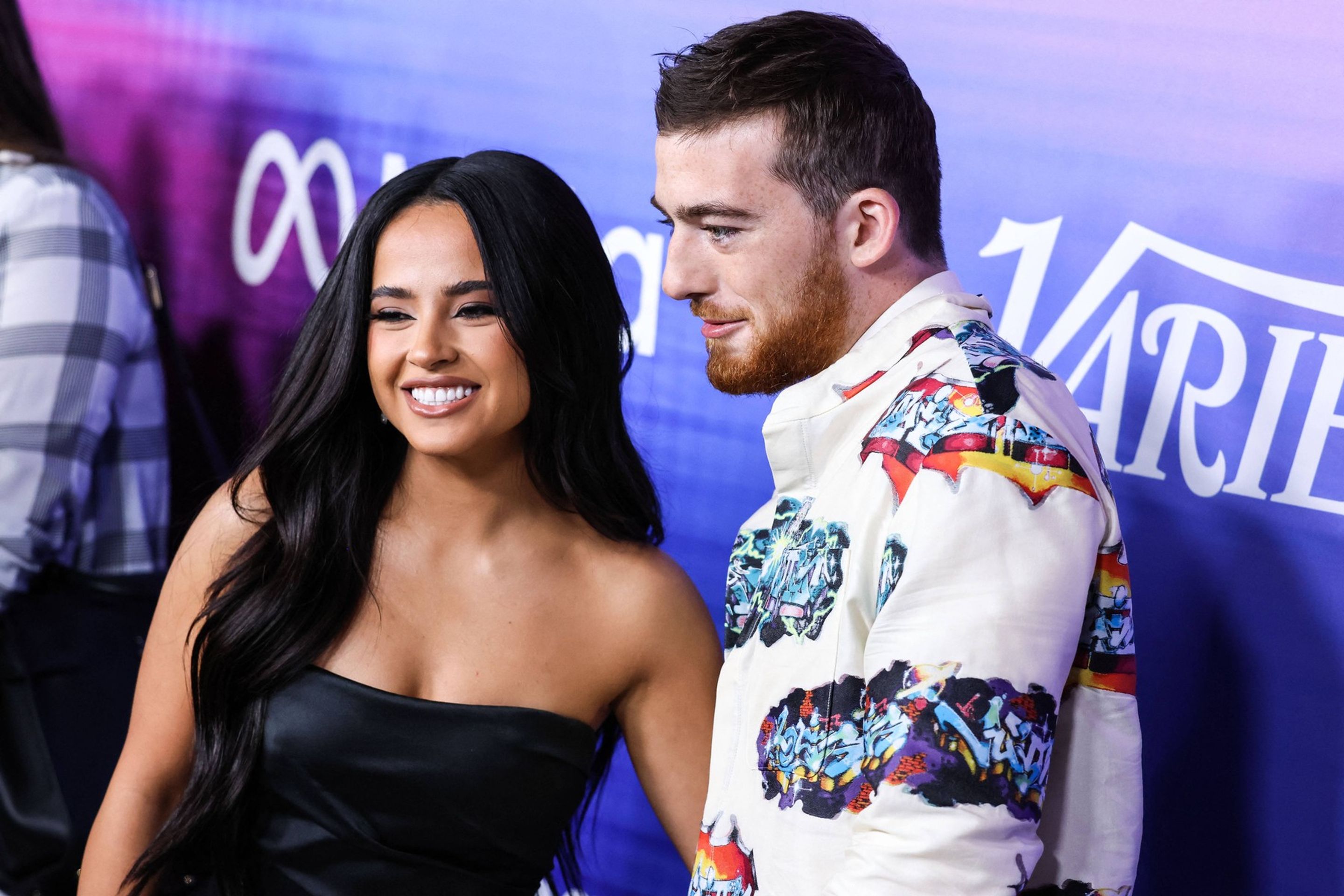 Angus Cloud a Becky G - Angus Cloud (2/3)