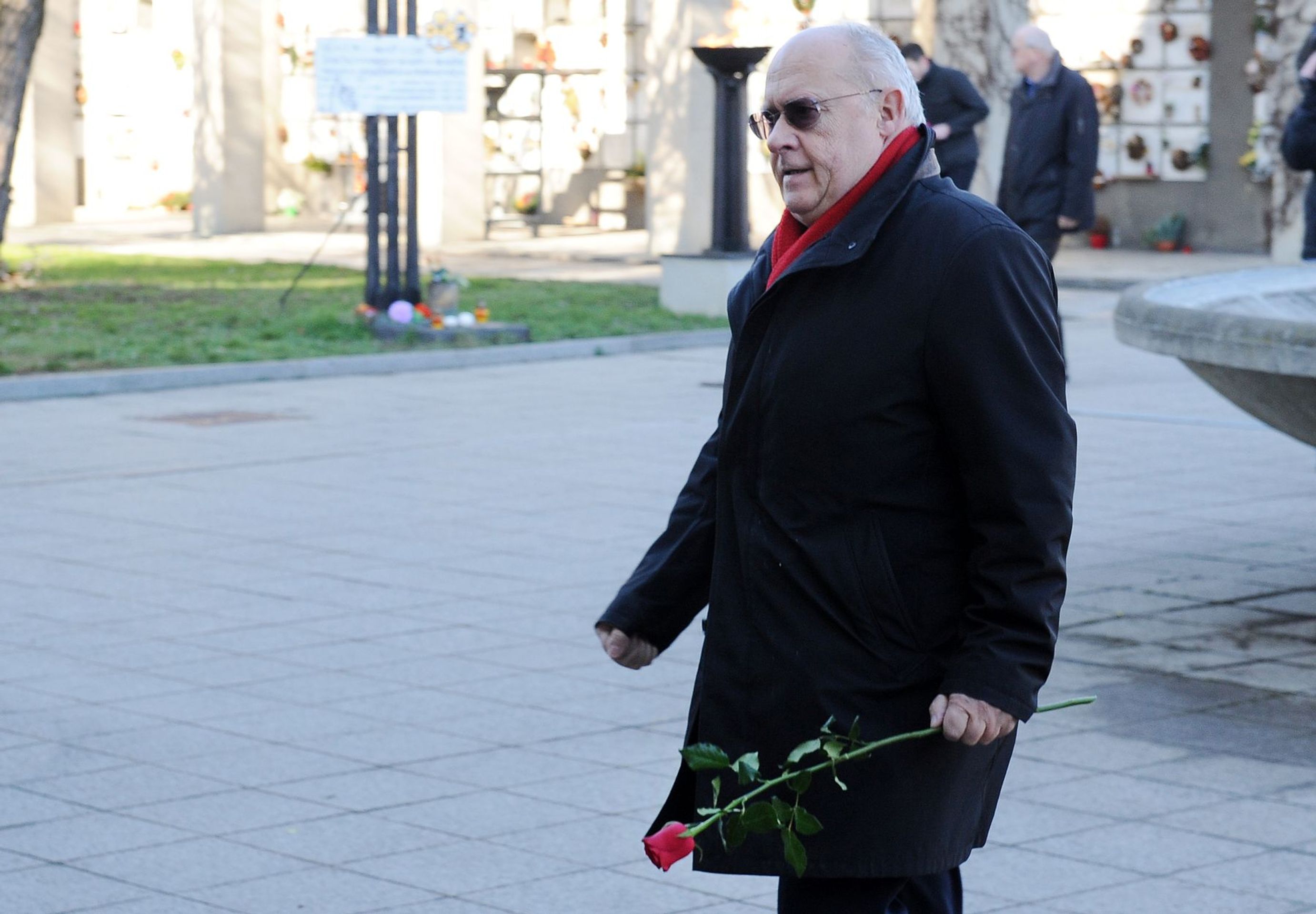 Poslední rozloučení s Miloslavem Ransdorfem - GALERIE: Pohřeb Miloslava Ransdorfa (18/25)