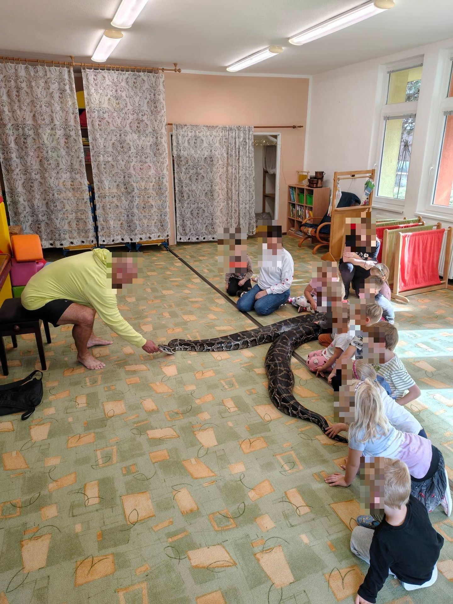 Program s hady v Mateřské škole Cetkovice - Program s hady v Mateřské škole Cetkovice (7/11)