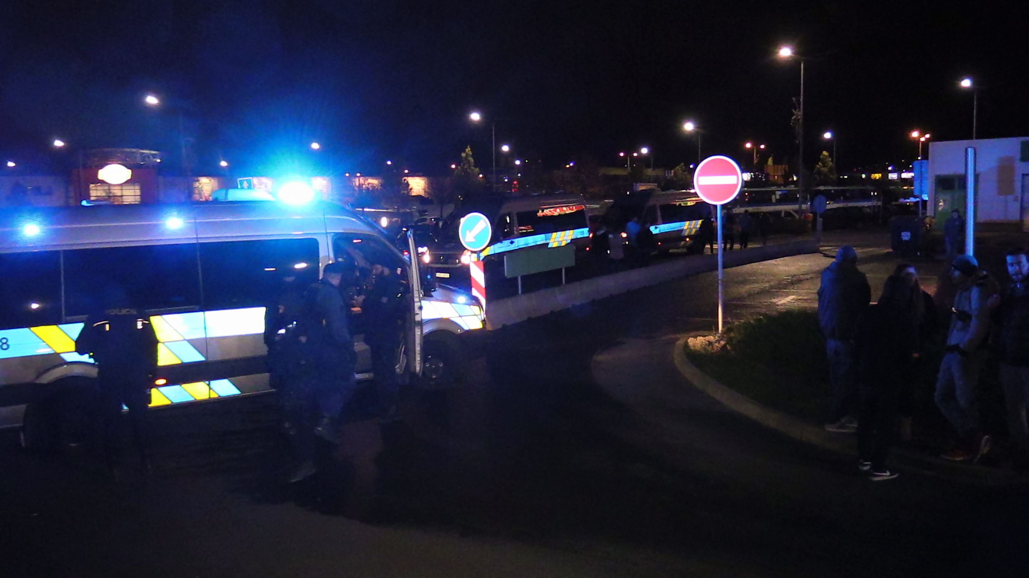 Na nepovolený sraz „tuningářů“ v Praze si došlápla policie - 6 - GALERIE: Na nepovolený sraz „tuningářů“ v Praze si došlápla policie (10/15)