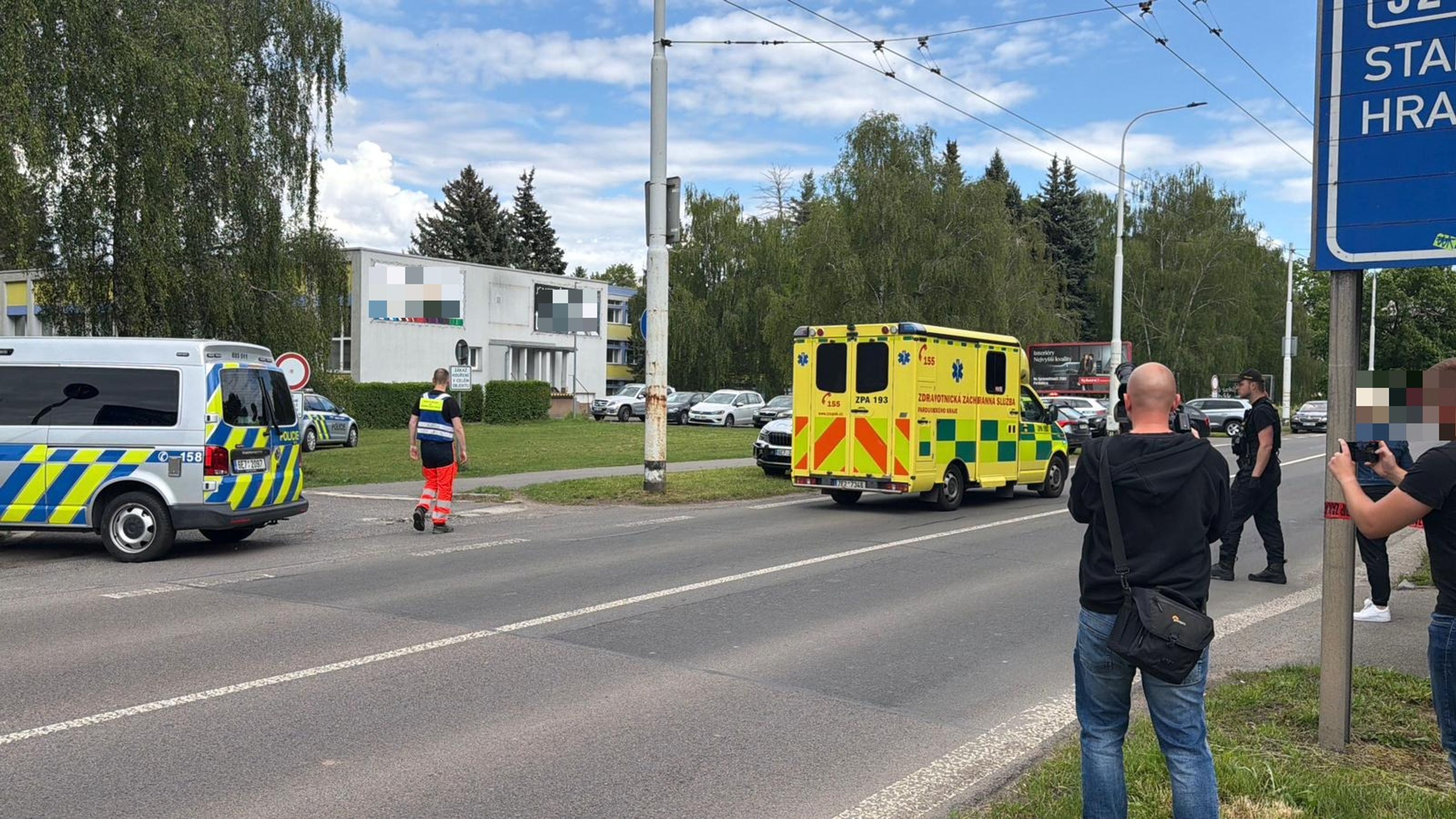 Policejní zásah na ulici Poděbradská v Pardubicích - Policejní zásah na ulici Poděbradská v Pardubicích (4/13)