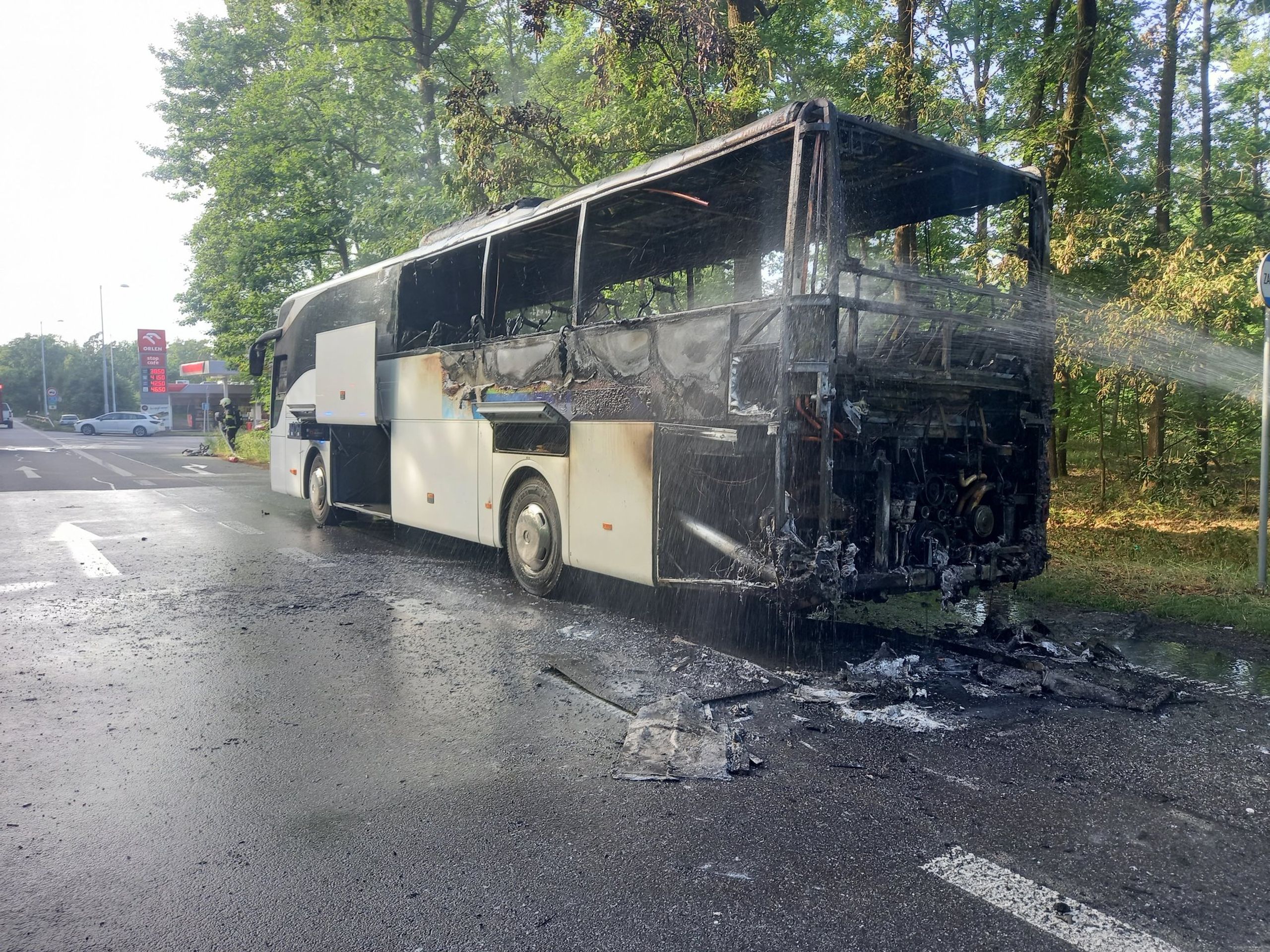 Požár autobusu u Býště - Požár autobusu u Býště (1/6)