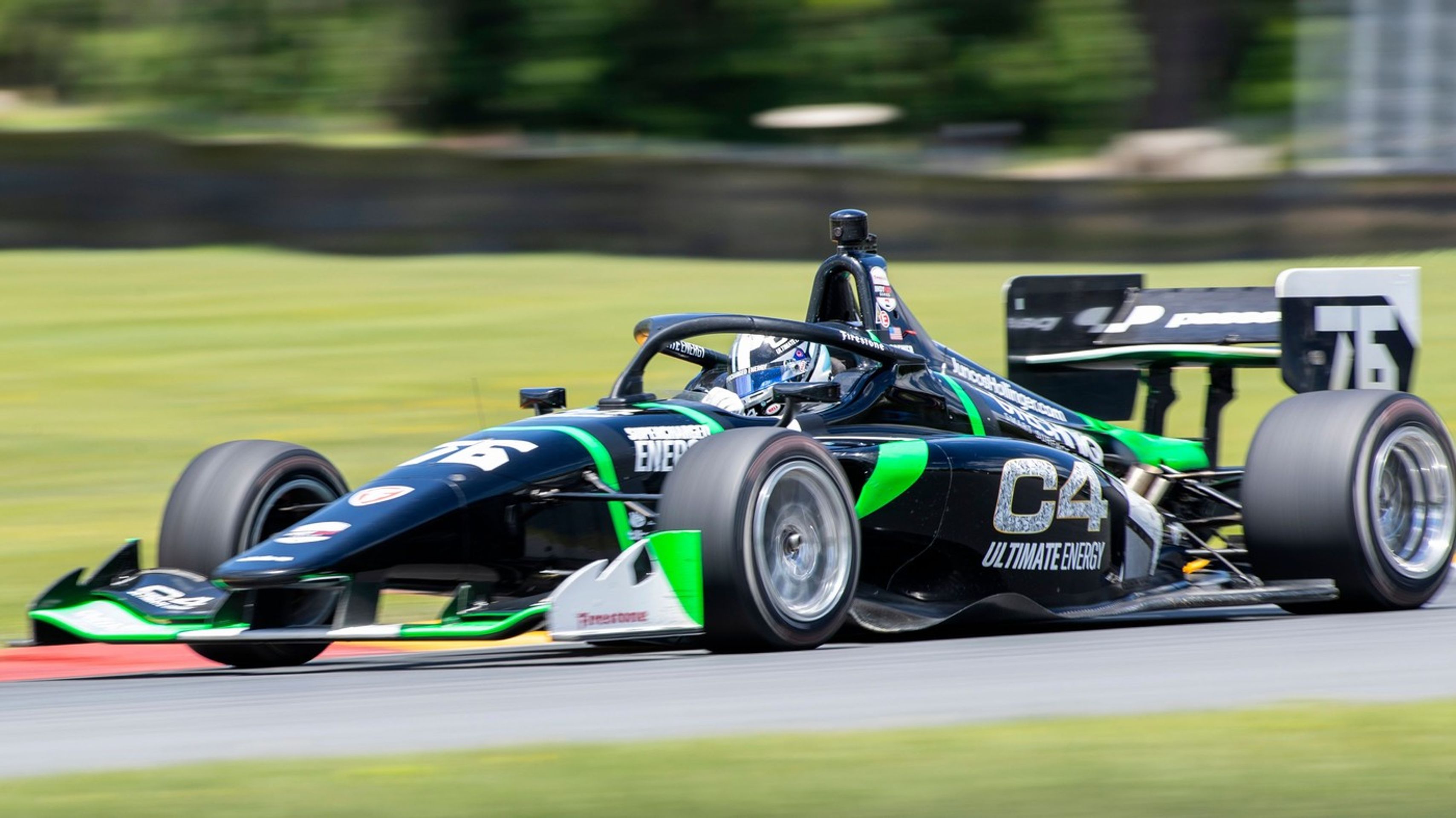 Lindsay Brewerová při závodech Indy NXT  - Závodnice Lindsay Brewerová (4/6)