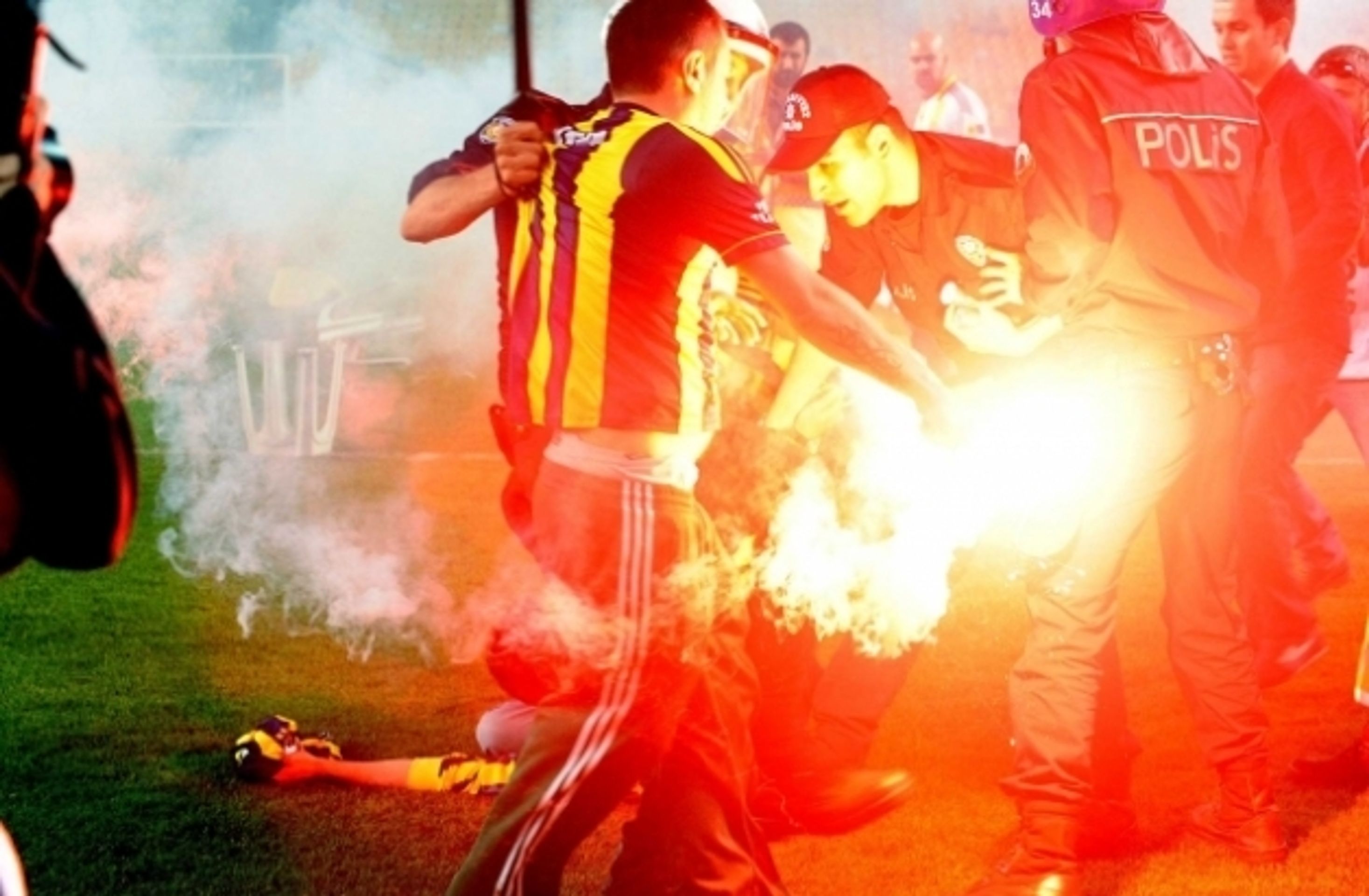 Fanoušci Fenerbahce Istanbul - 5 - GALERIE: Fanoušci Fenerbahce (3/7)