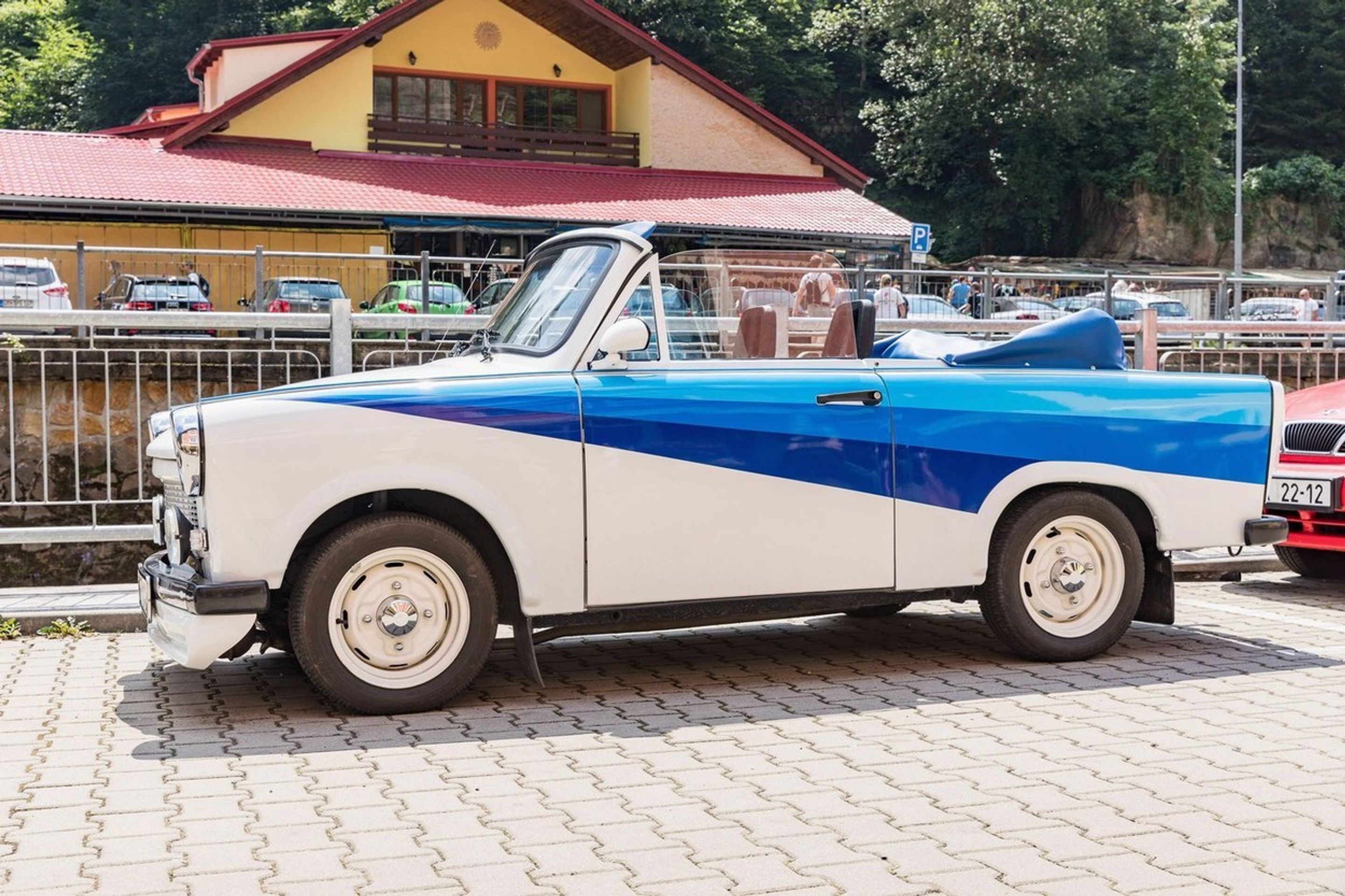 Legendární Trabant ve všemožných úpravách - 20 - Fotogalerie: Prohlédněte si trabanty ve všemožných úpravách (9/18)