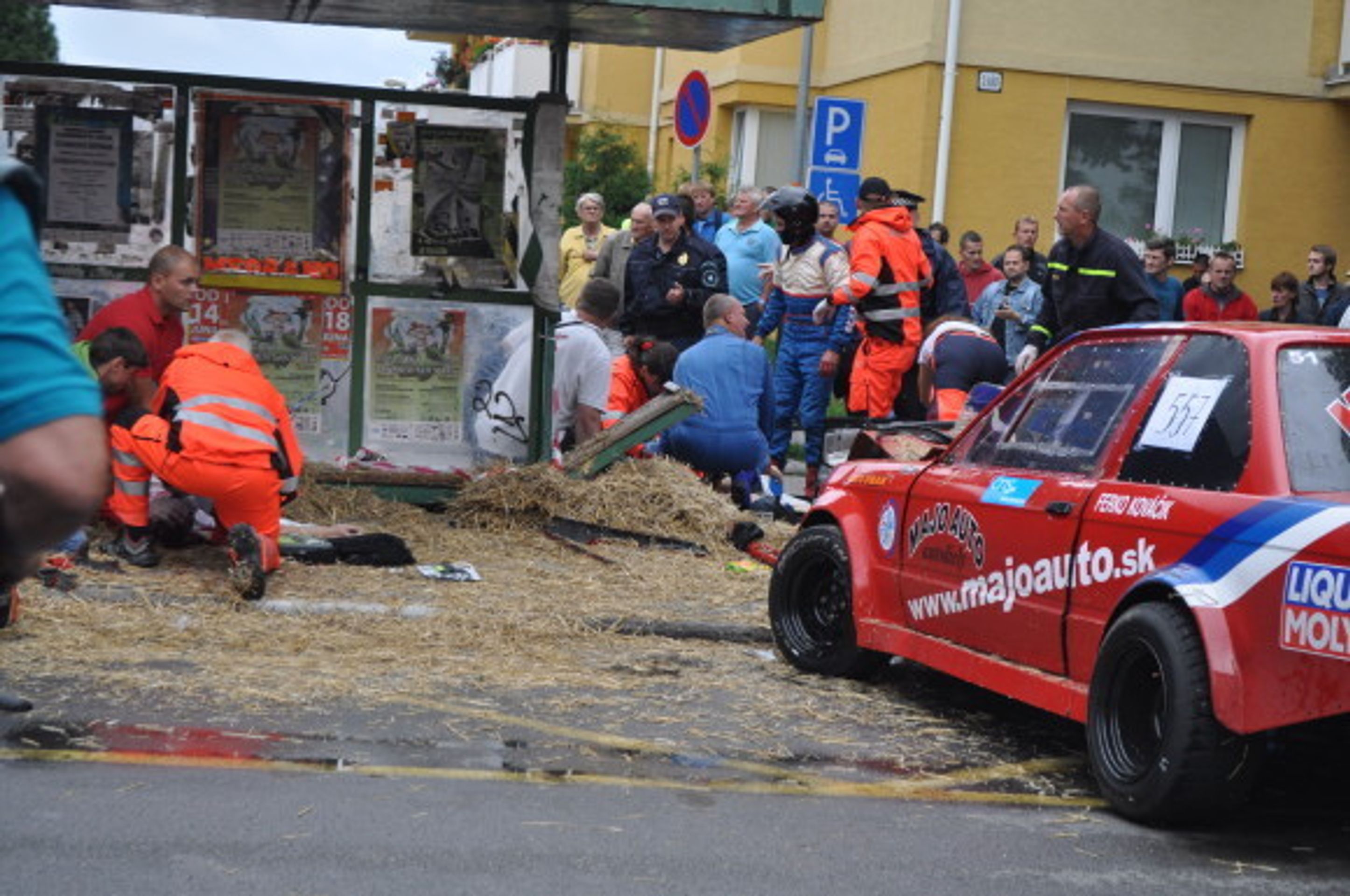 Nehoda závodního vozu na Slovensku - 5 - Nehoda závodního vozu na Slovensku (4/24)