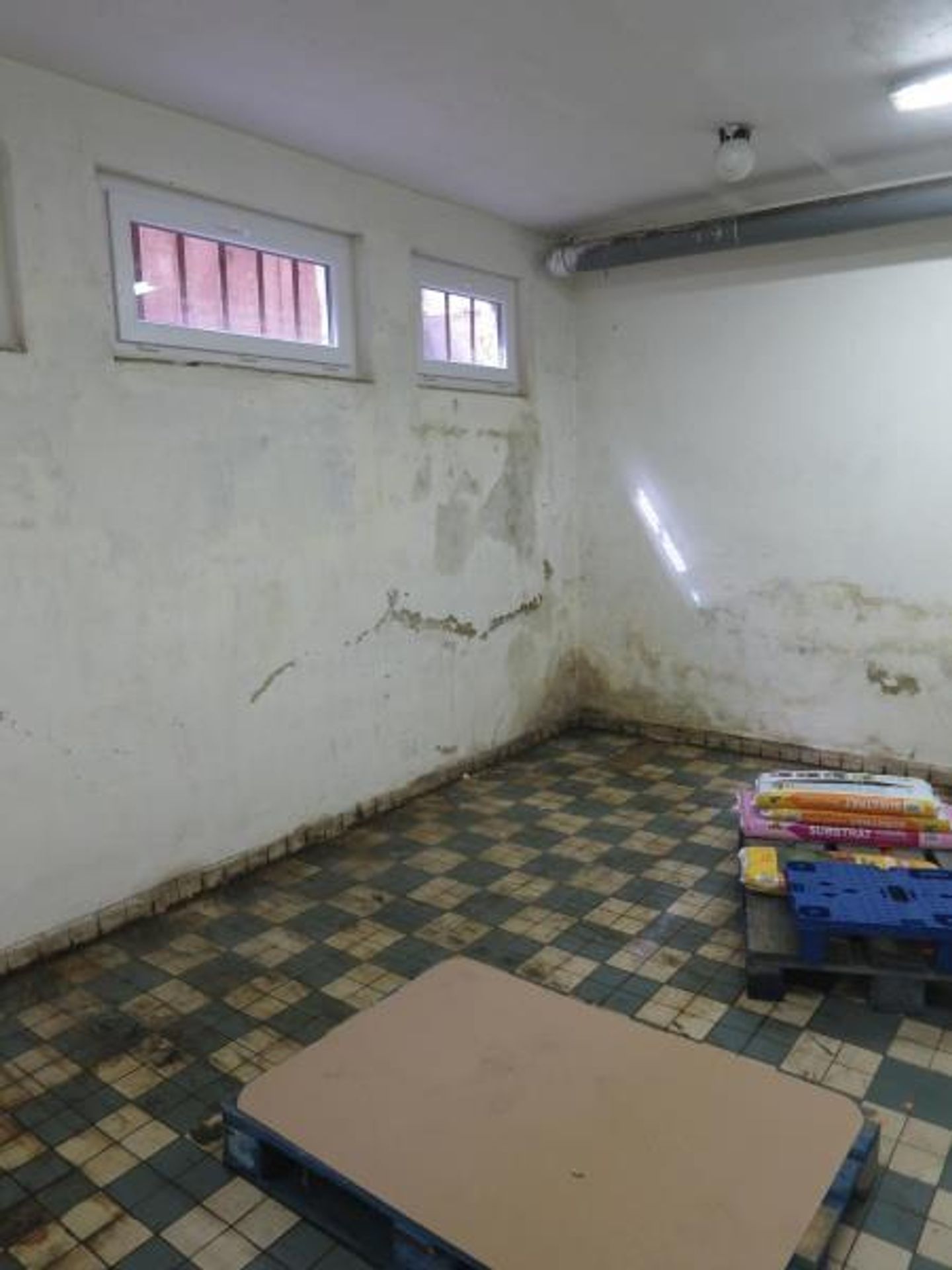 Uzavřené provozovny: COOP - Mnichovo Hradiště - 5 - GALERIE: Uzavřené obchody (19/31)