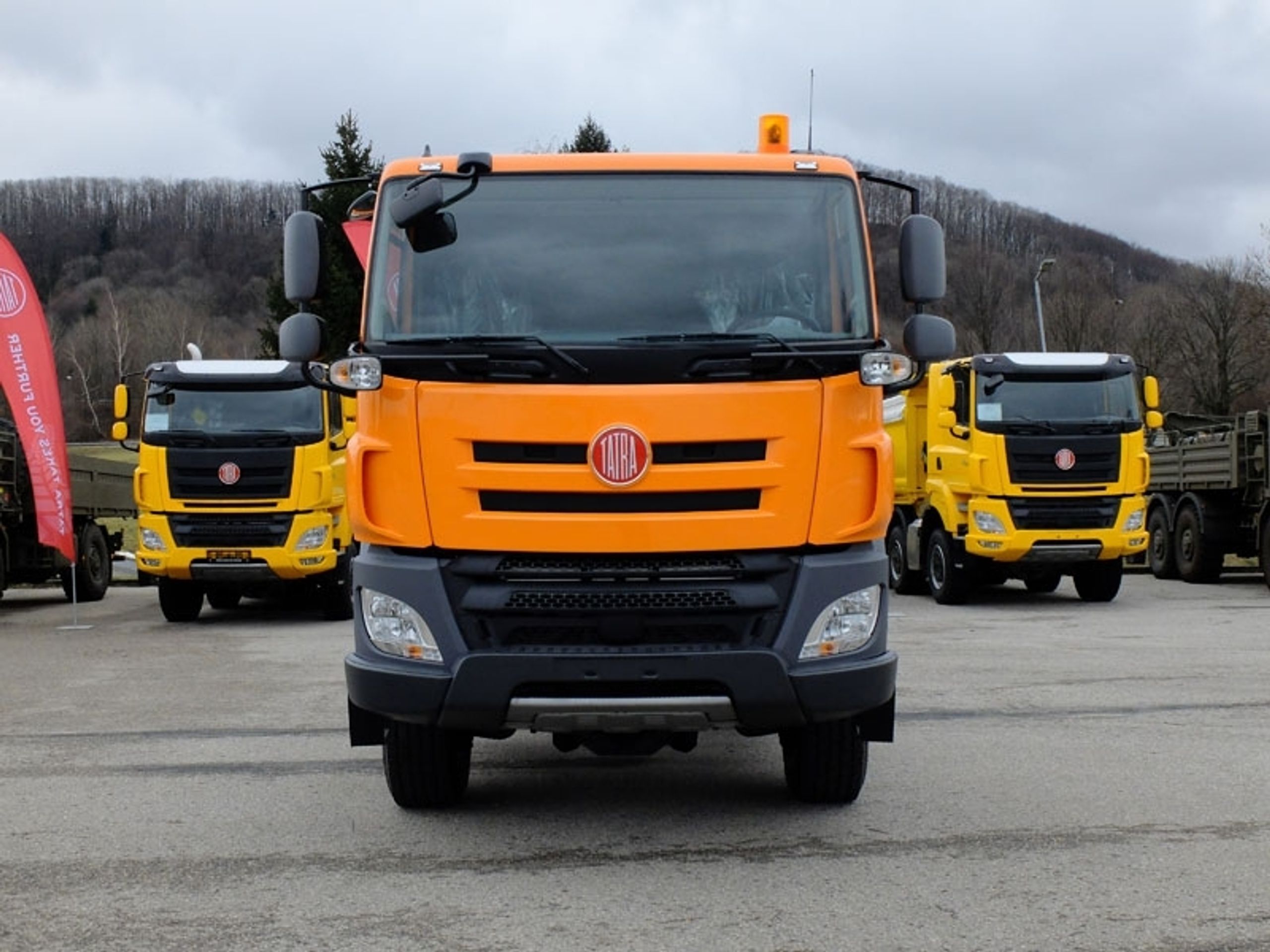 Učnovská Tatra Phoenix - 10 - Fotogalerie: Tatru Phoenix postavila desítka učňů (1/8)