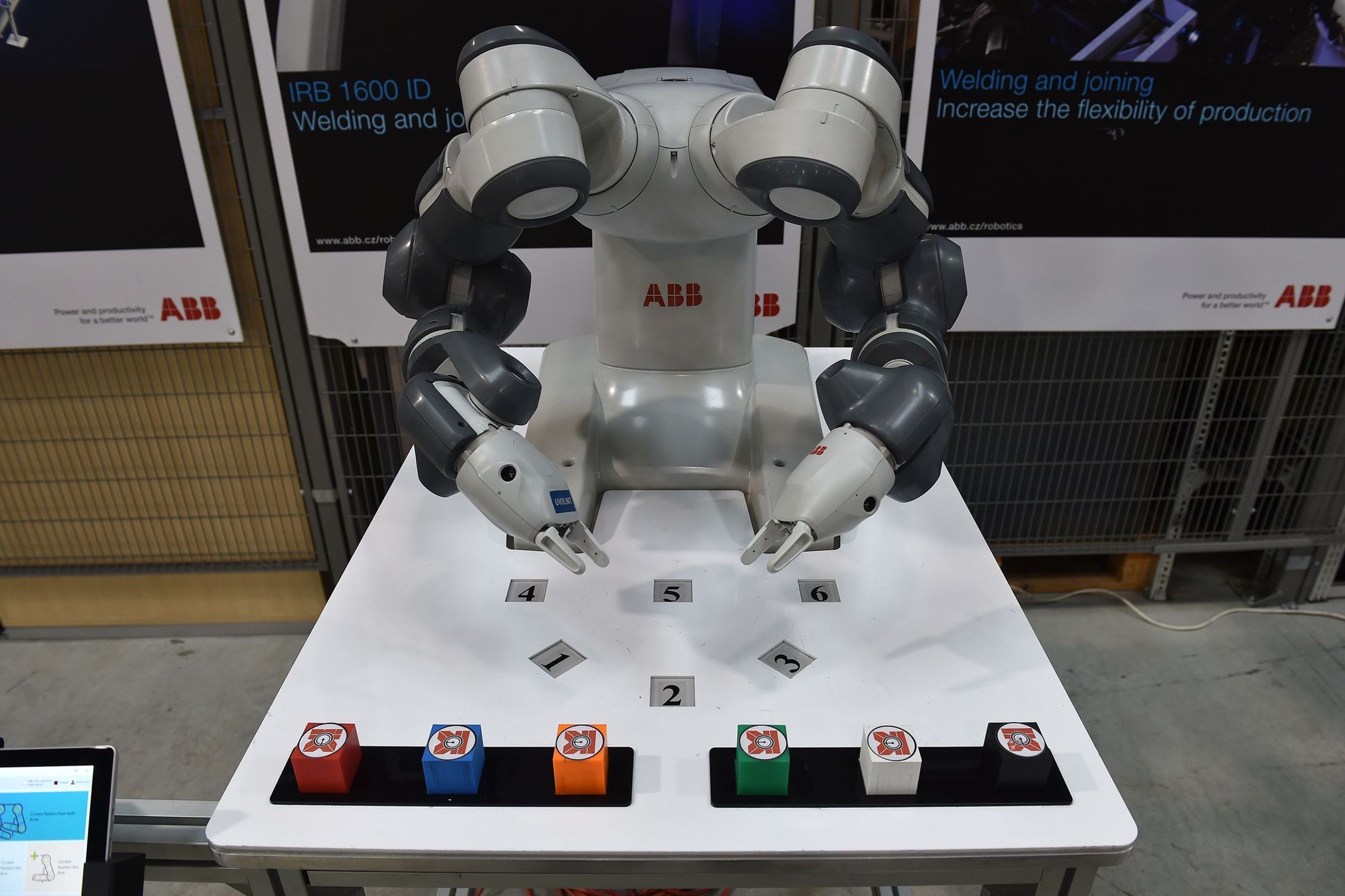 Průmyslové roboty ABB Robotika - 5 - GALERIE: Průmyslové roboty (5/9)