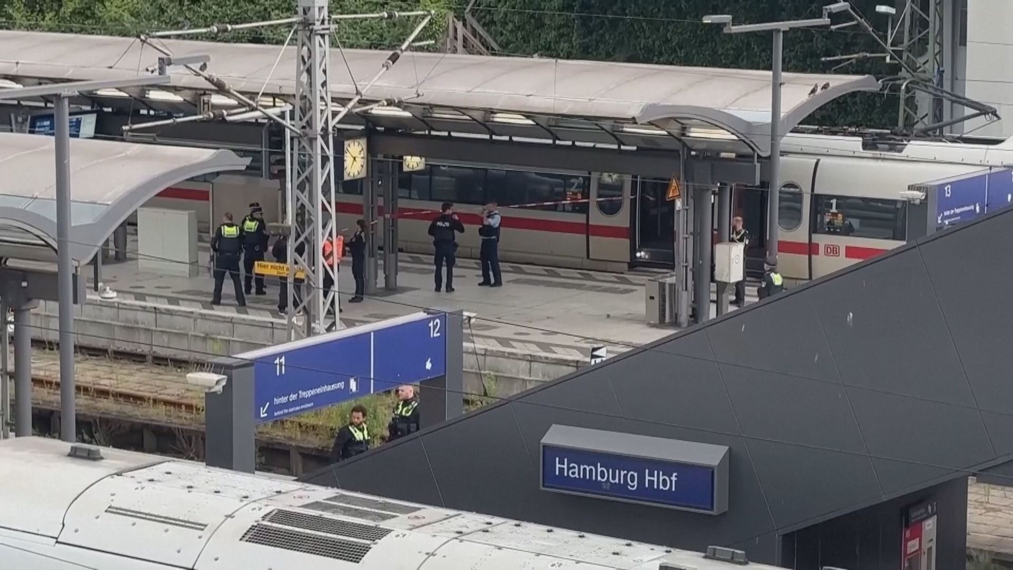 Útok nožem na hamburském nádraží - Útok nožem v Hamburku (1/6)