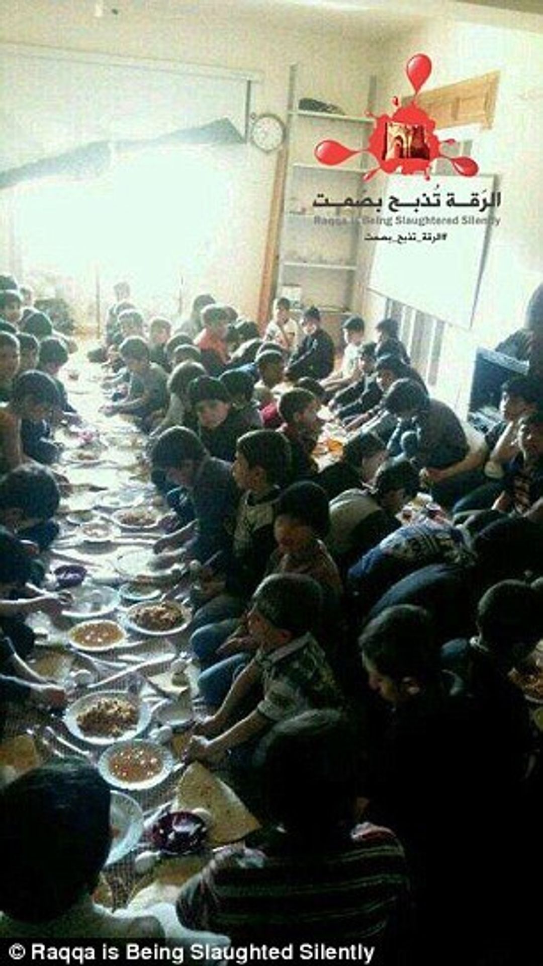 Škola teroristů ISIS v Raqqa - 3 - GALERIE: Škola teoristů ISIS v Raqqa v Sýrii (6/8)