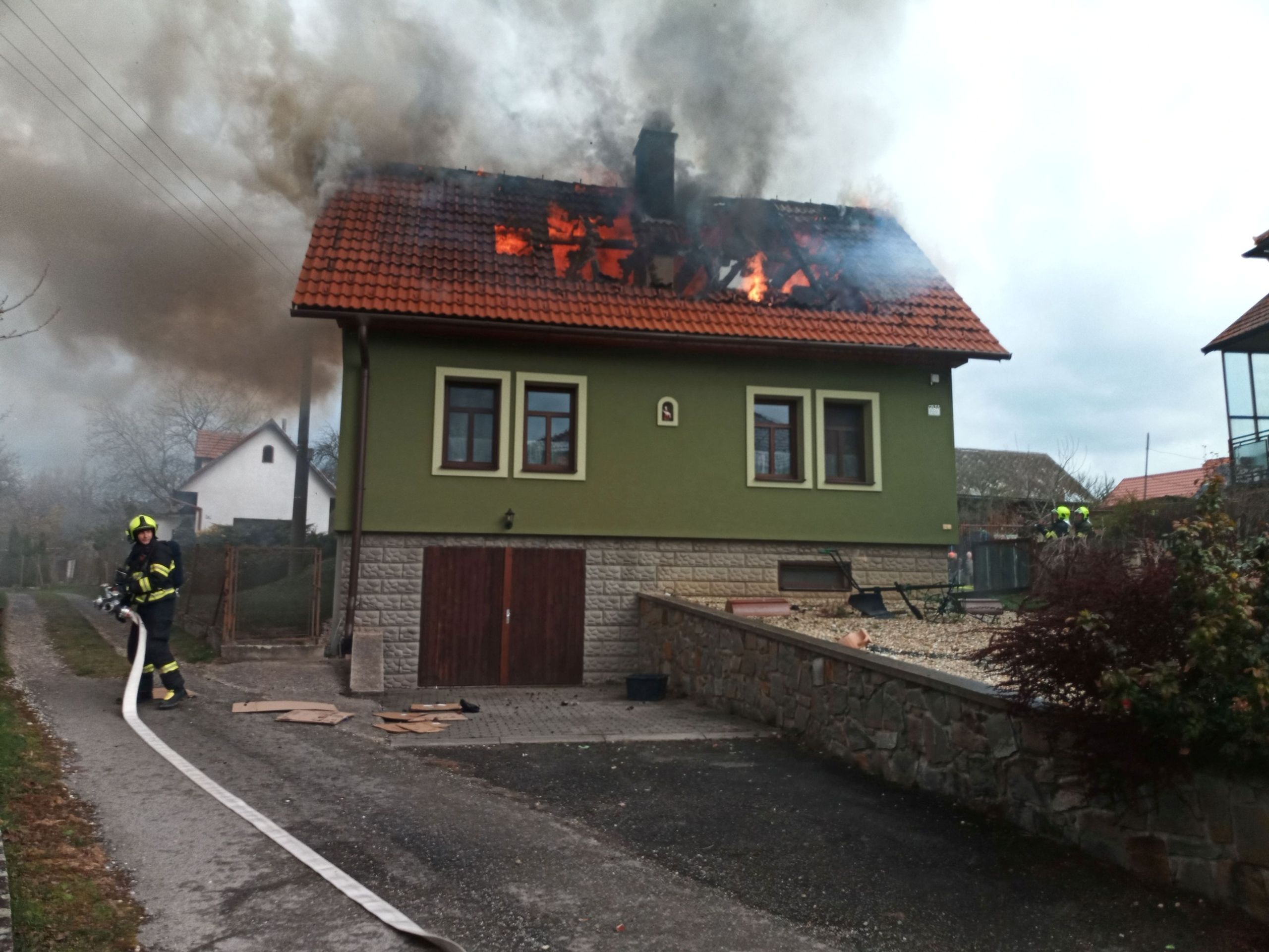 Požár rodinného domu na Zlínsku (1) - Požár rodinného domu na Zlínsku (8/9)
