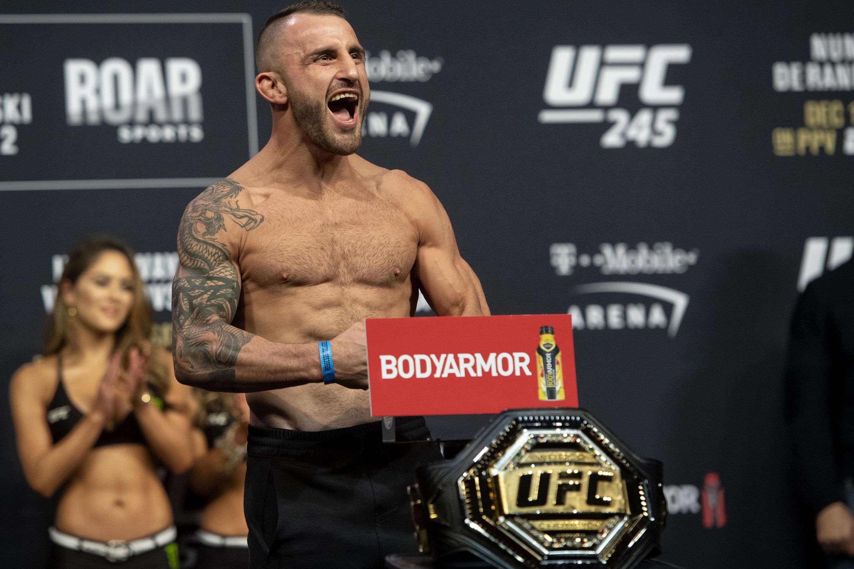 Alexander Volkanovski - GALERIE: Tetování UFC zápasníků (4/10)