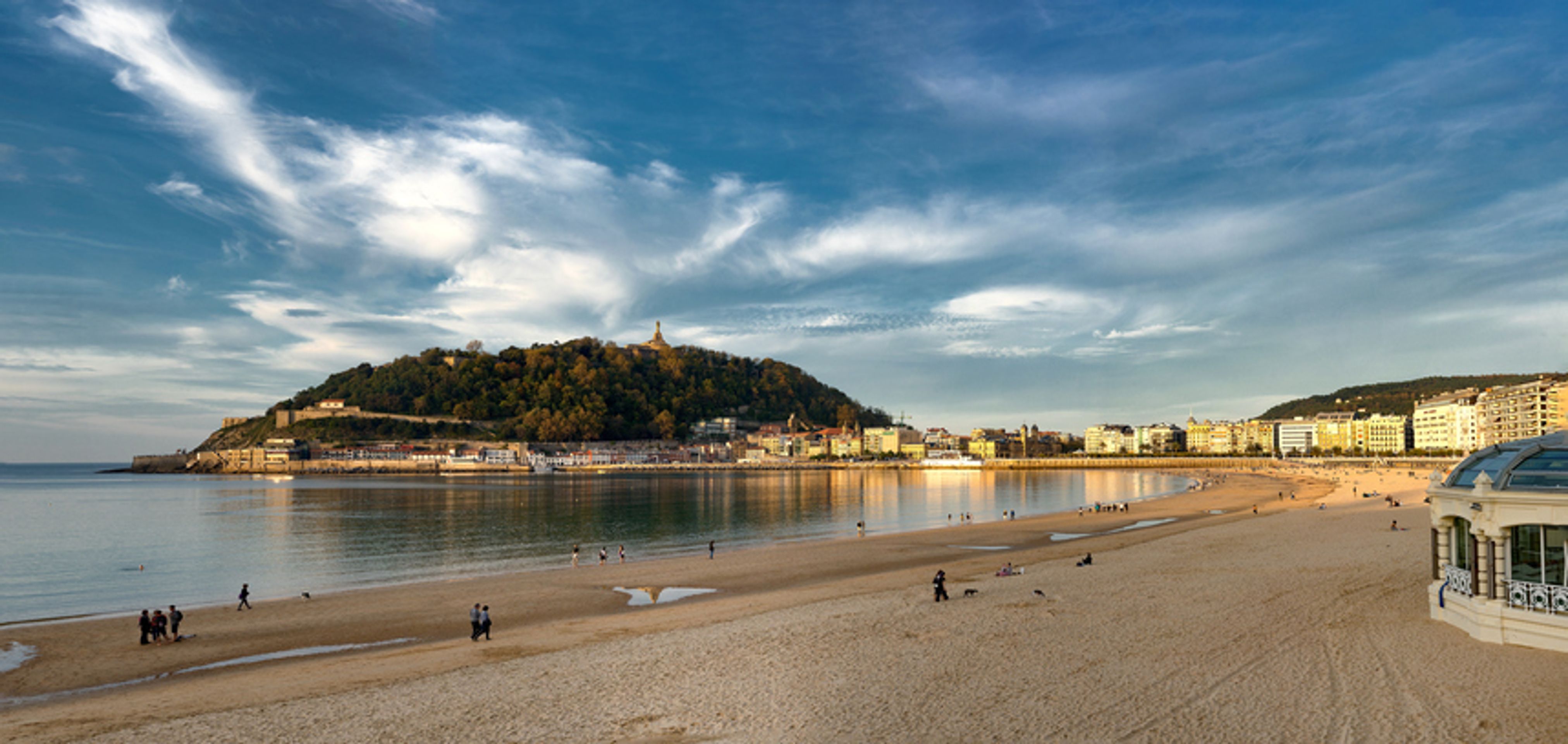 10 nejlepších pláží v Evropě - La Concha Beach, San Sebastian, Donostia, Španělsko - GALERIE: 10 nejlepších pláží v Evropě (7/10)