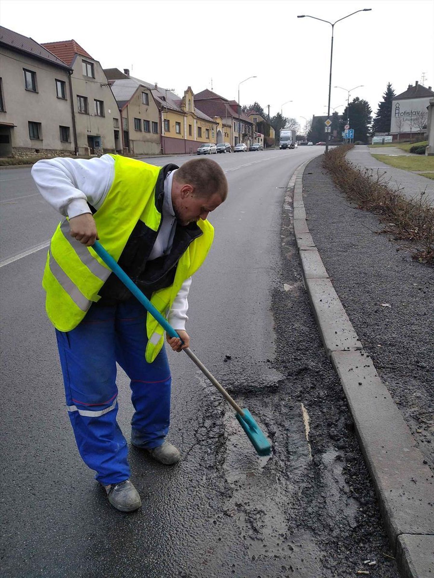Opravy výtluků na Svitavsku - Litomyšl - GALERIE: Opravy výtluků na Svitavsku (19/29)