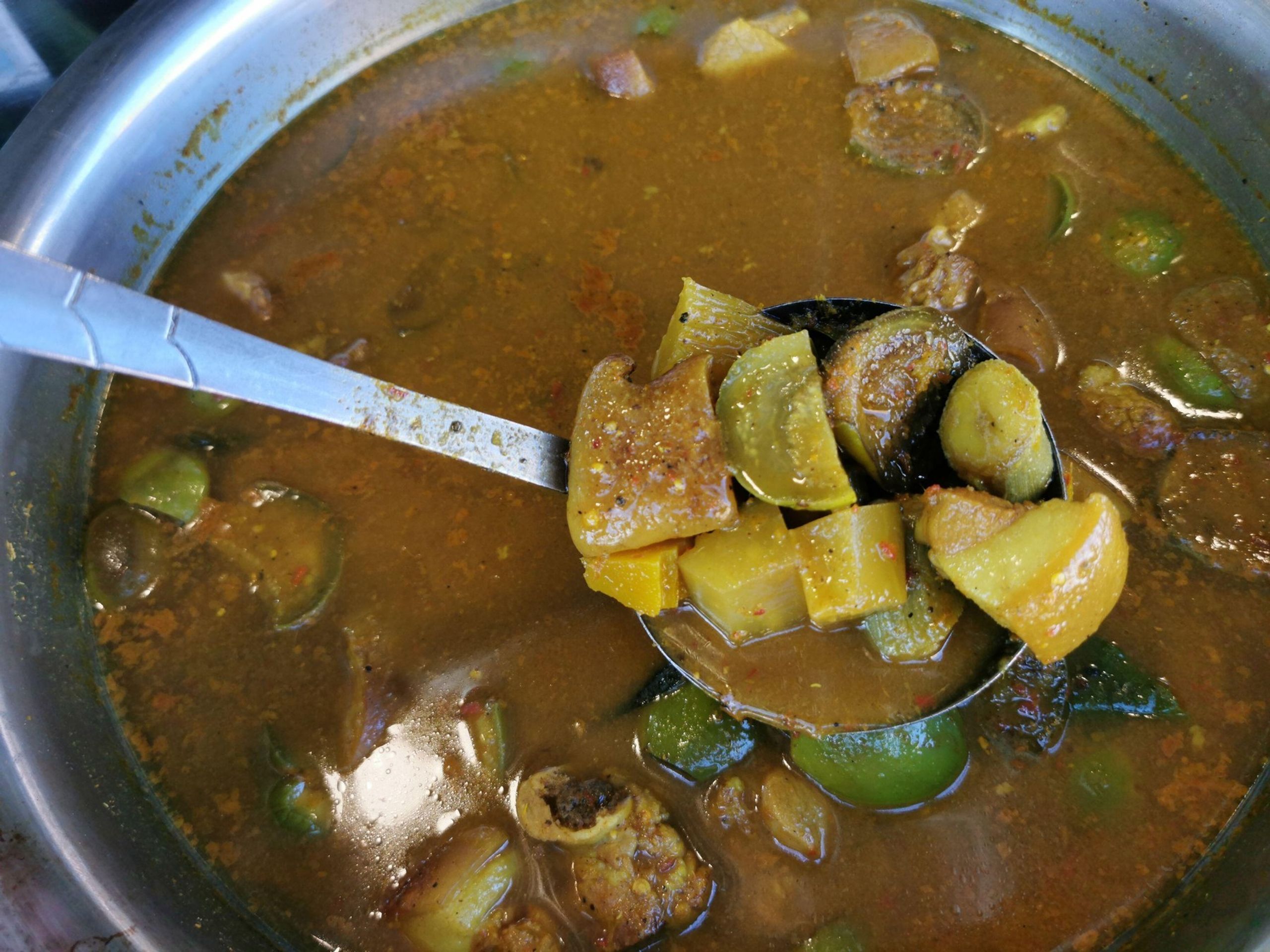 Kaeng tai pla - Nejhorší jídla na světě (5/9)