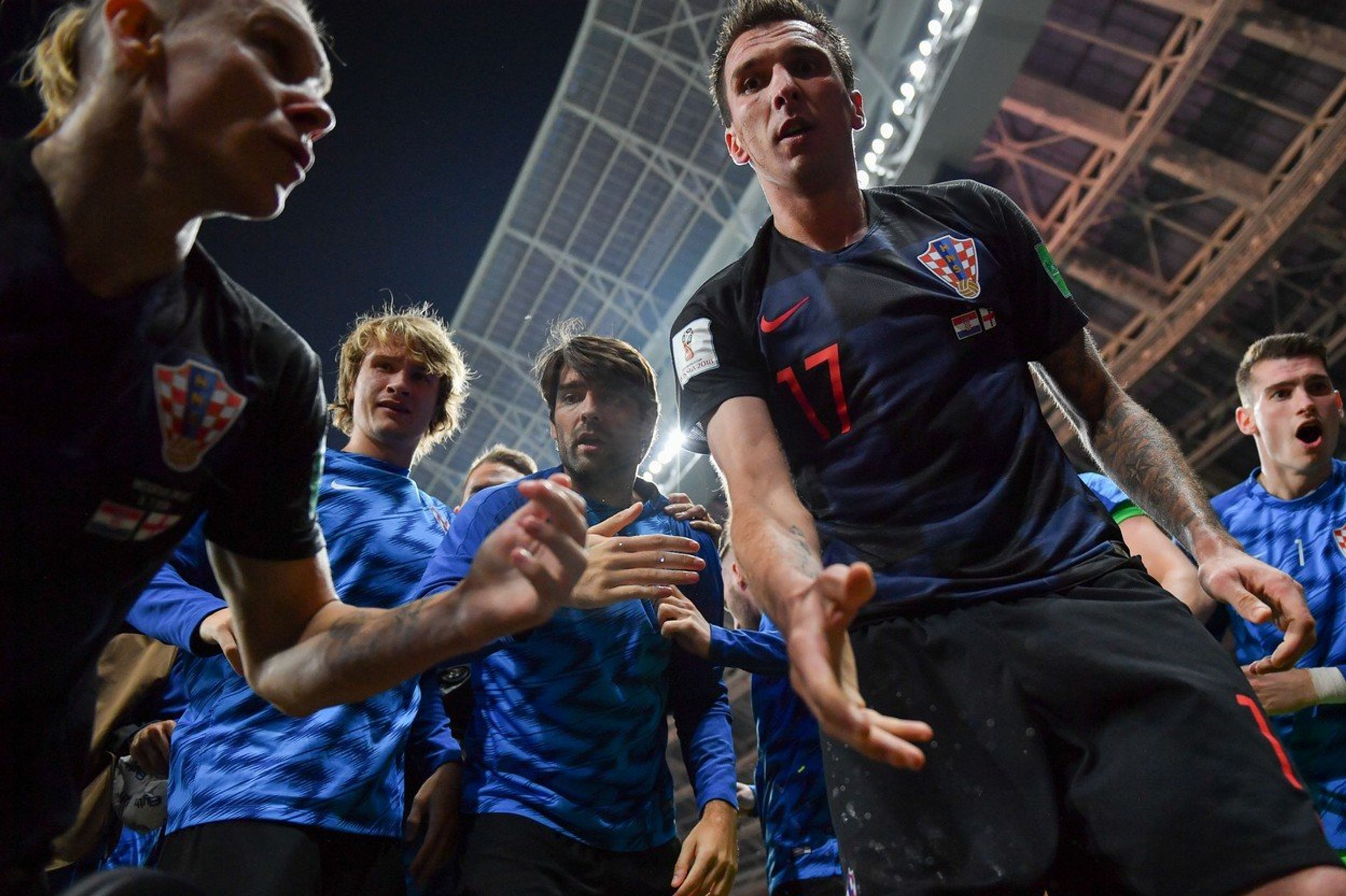 Fotbalisté Chorvatska - GALERIE: Chorvaté zavalili fotografa a on pak pořídil úchvatné fotky (3/6)