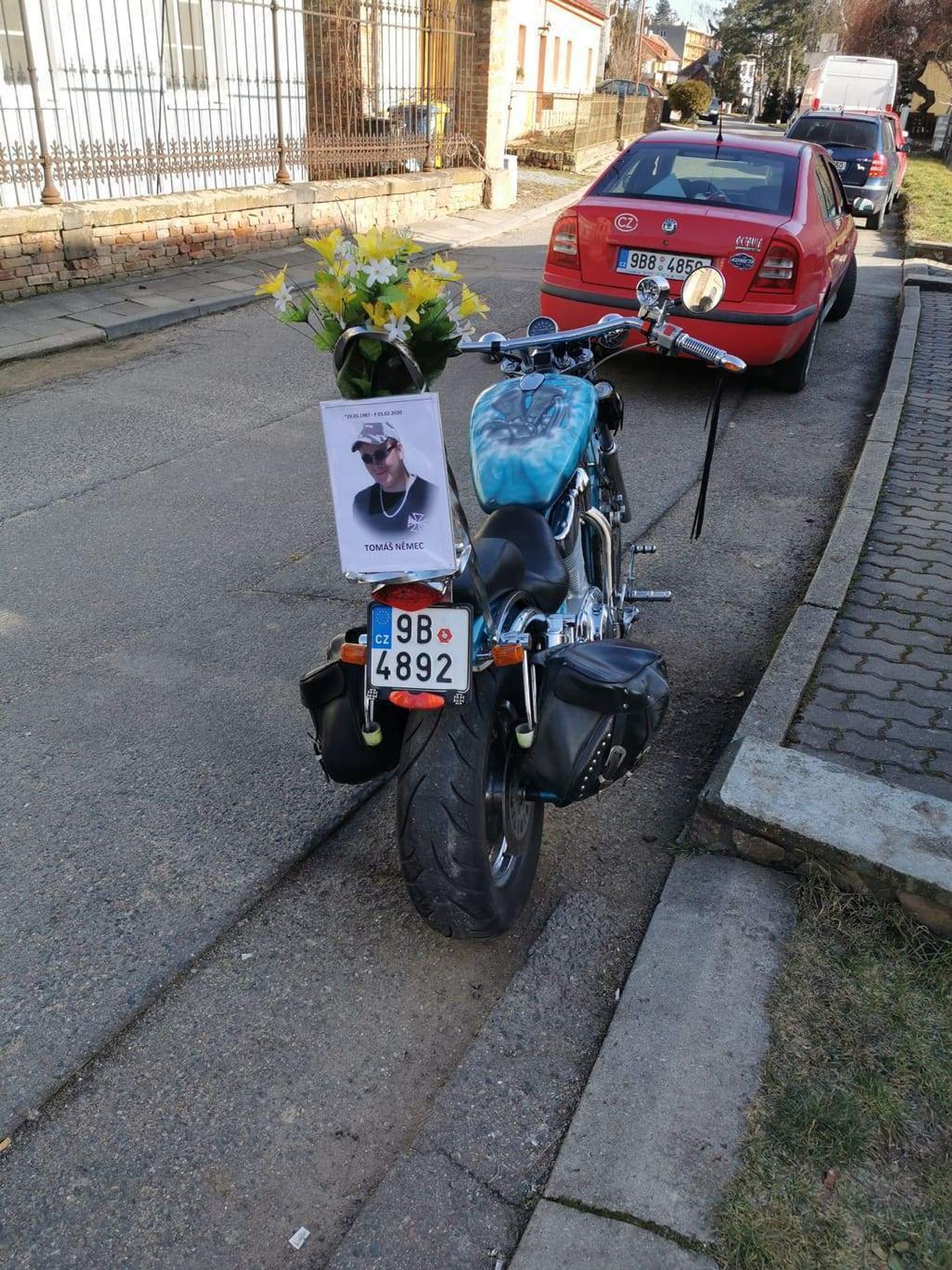 Motorkáři uctili památku Tomáše, který zemřel při čištění septiku - 4 - GALERIE: Motorkáři uctili památku Tomáše, který zemřel při čištění septiku (4/8)