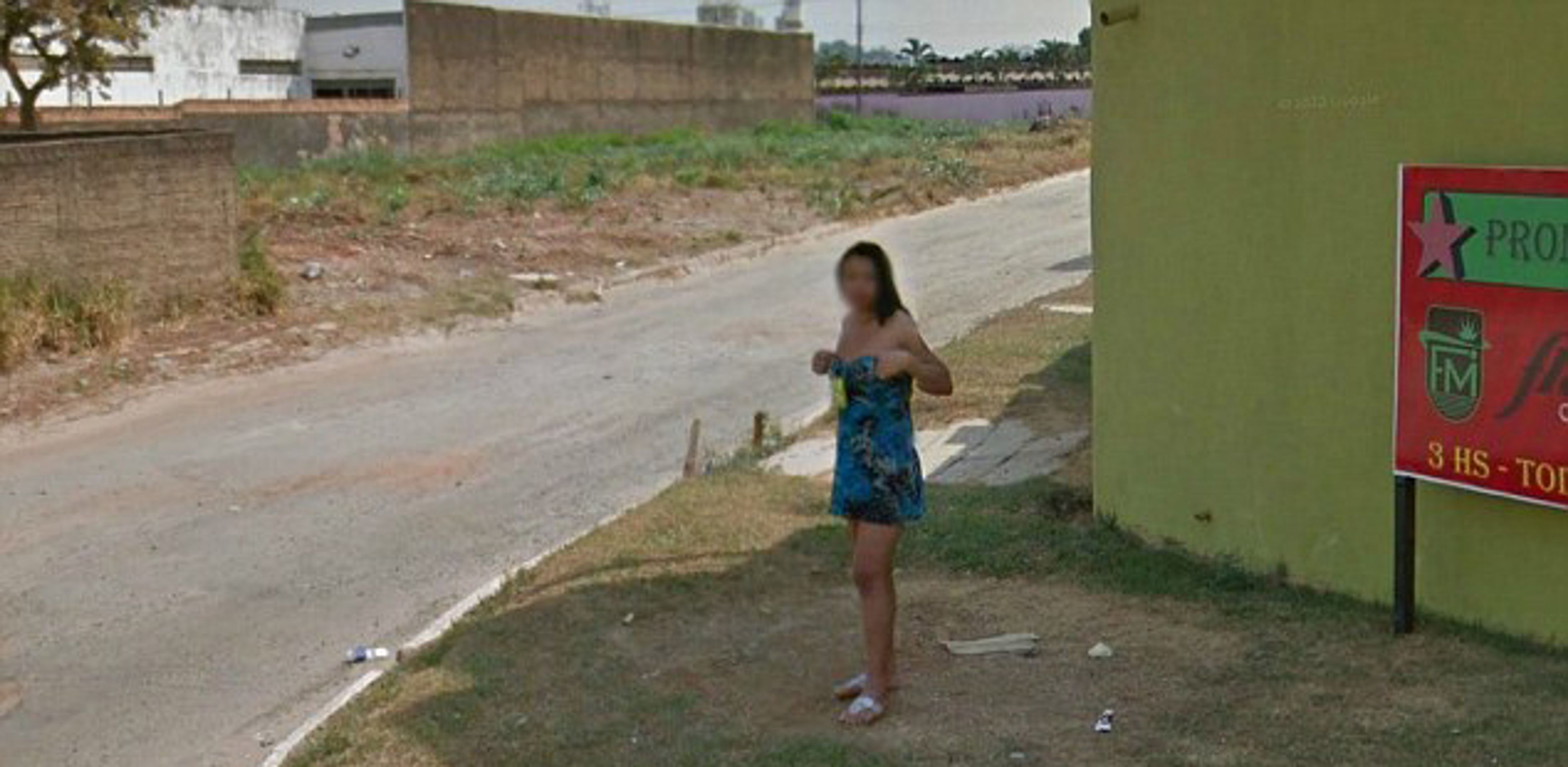 Prostitutky - 8 - GALERIE: Prostitutky na Google Street View (7/8)