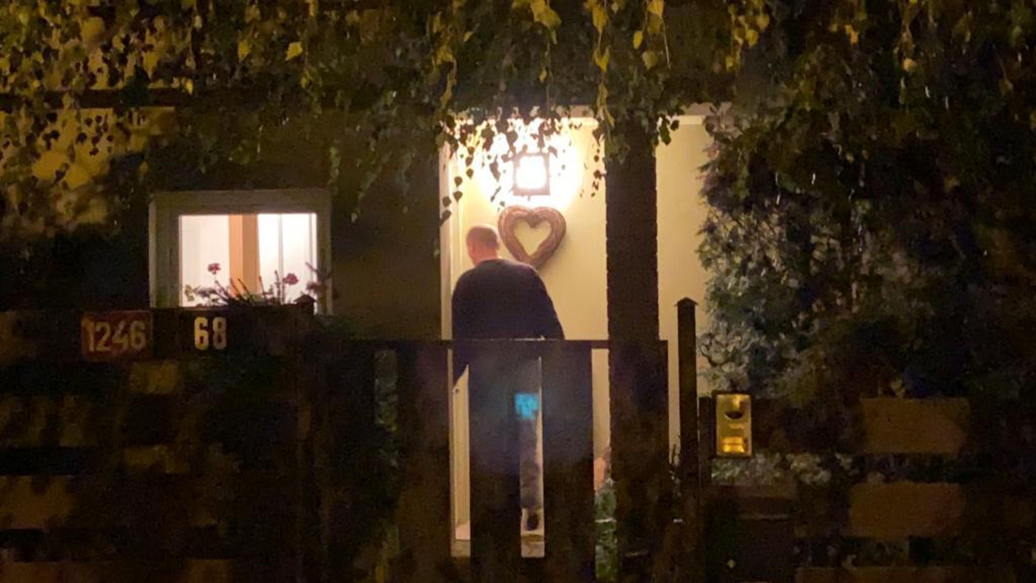 Noční incident před domem zavražděné v Radotíně - 11 - GALERIE: Noční incident v Radotíně (11/12)