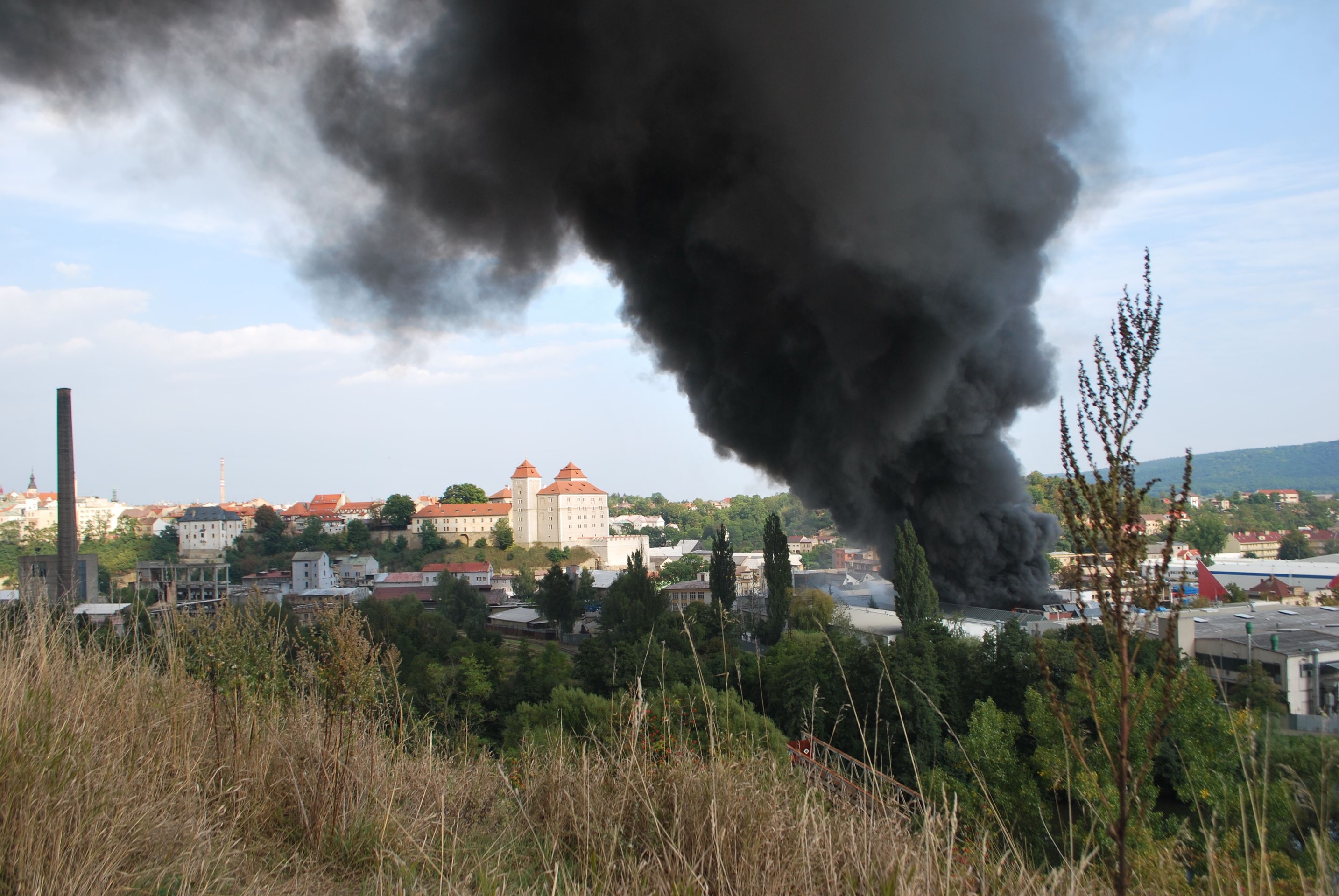 Požár v Akumě - Galerie: Požár Akuma Mladá Boleslav (9/13)