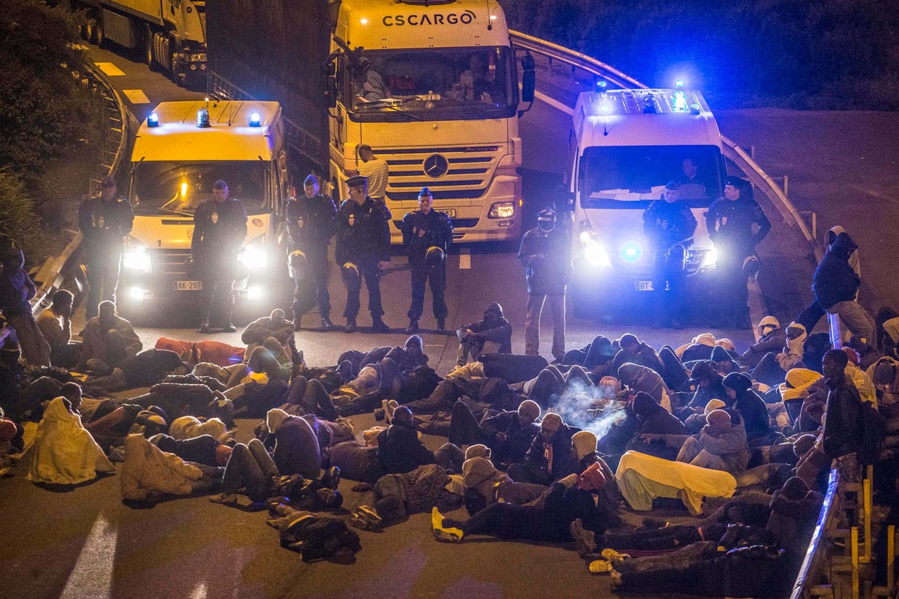 Nebezpečí ve francouzském přístavním městečku Calais - 9 - GALERIE: Nebezpečí ve francouzském přístavním městečku Calais (1/9)