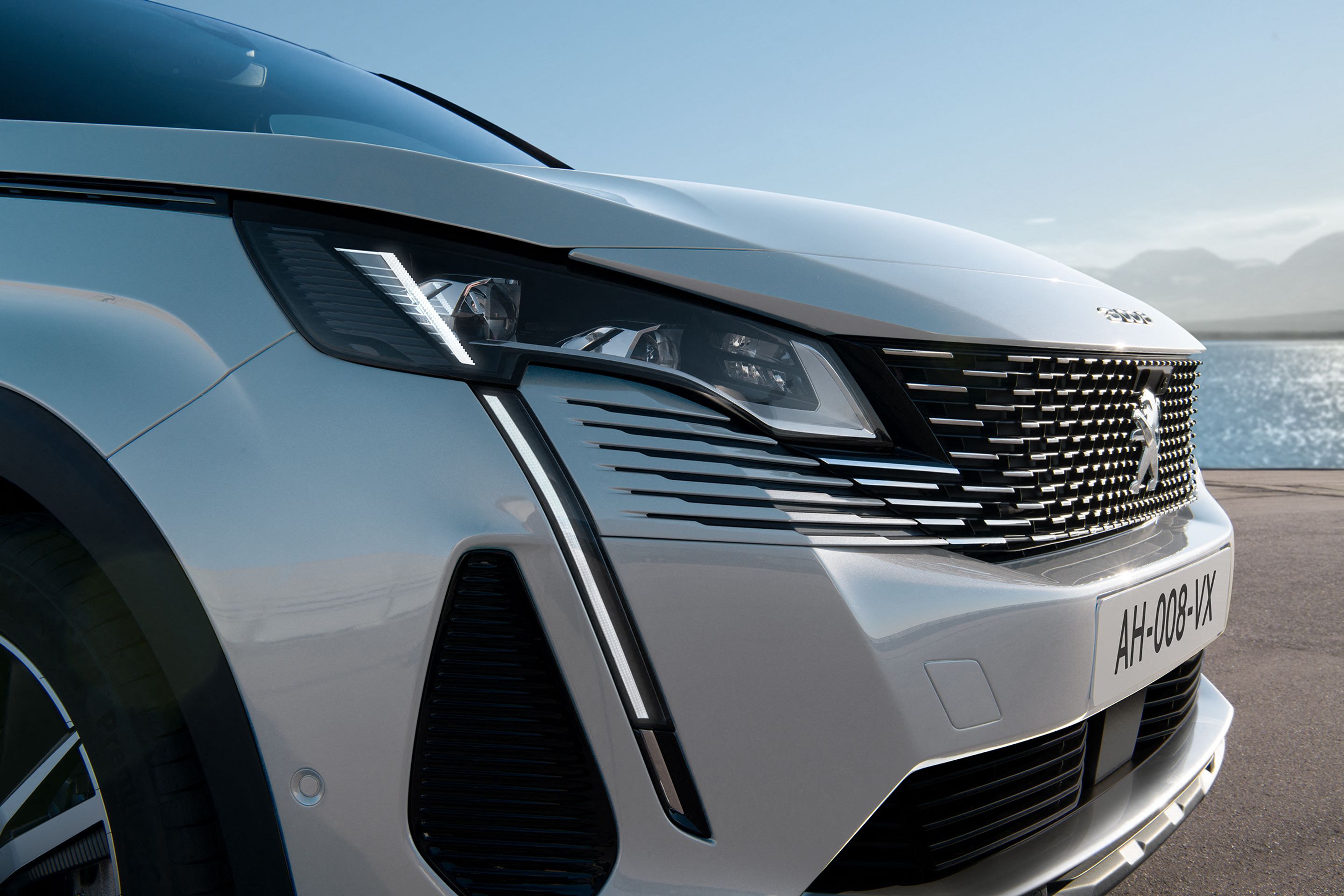 Modernizovaný crossover Peugeot 3008 - 12 - Fotogalerie: Peugeot 3008 vycenil lví zuby (5/8)