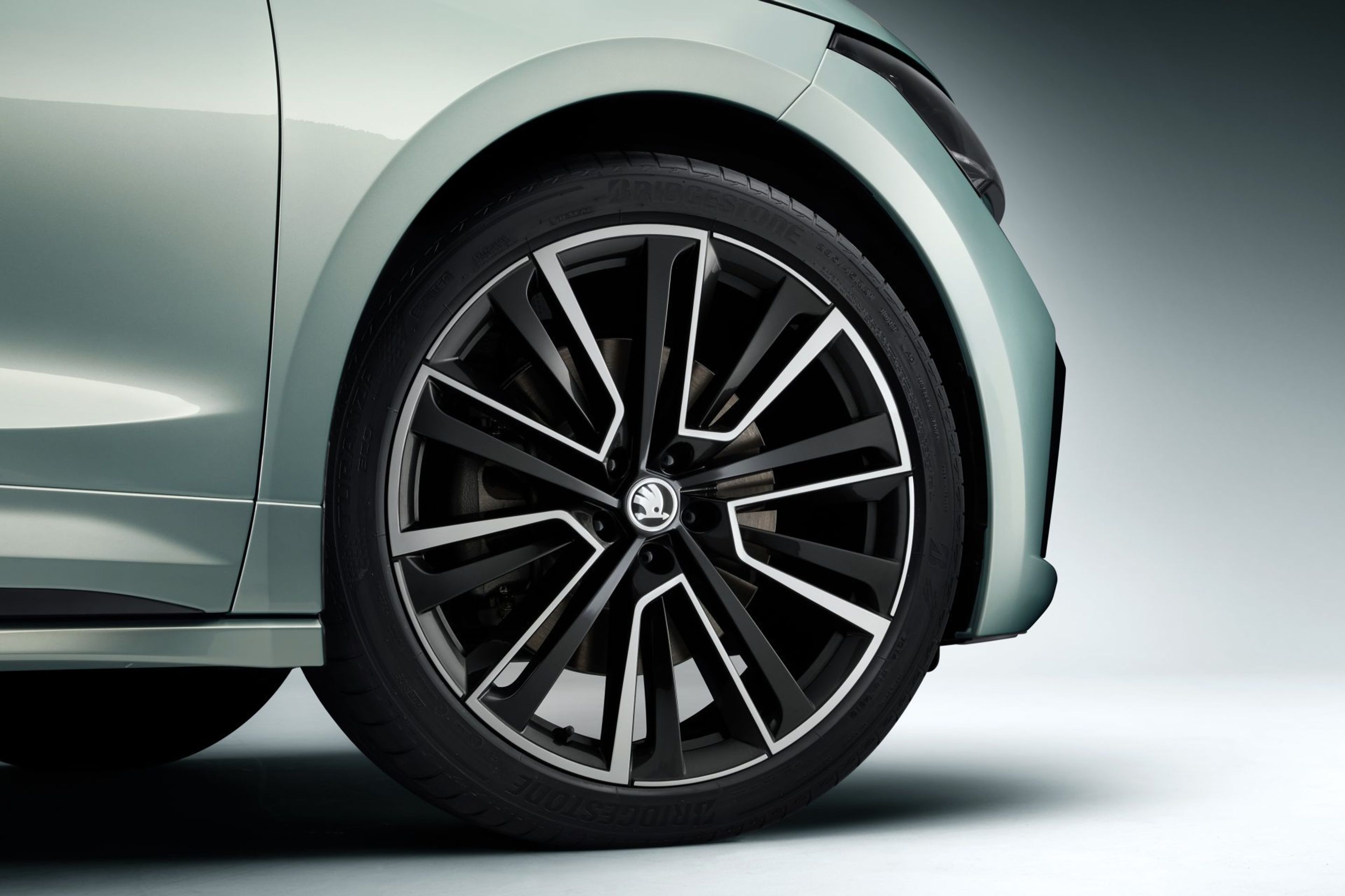 Škoda Enyaq iV - 10 - Fotogalerie: Nové elektrické SUV Škoda Enyaq iV (5/24)