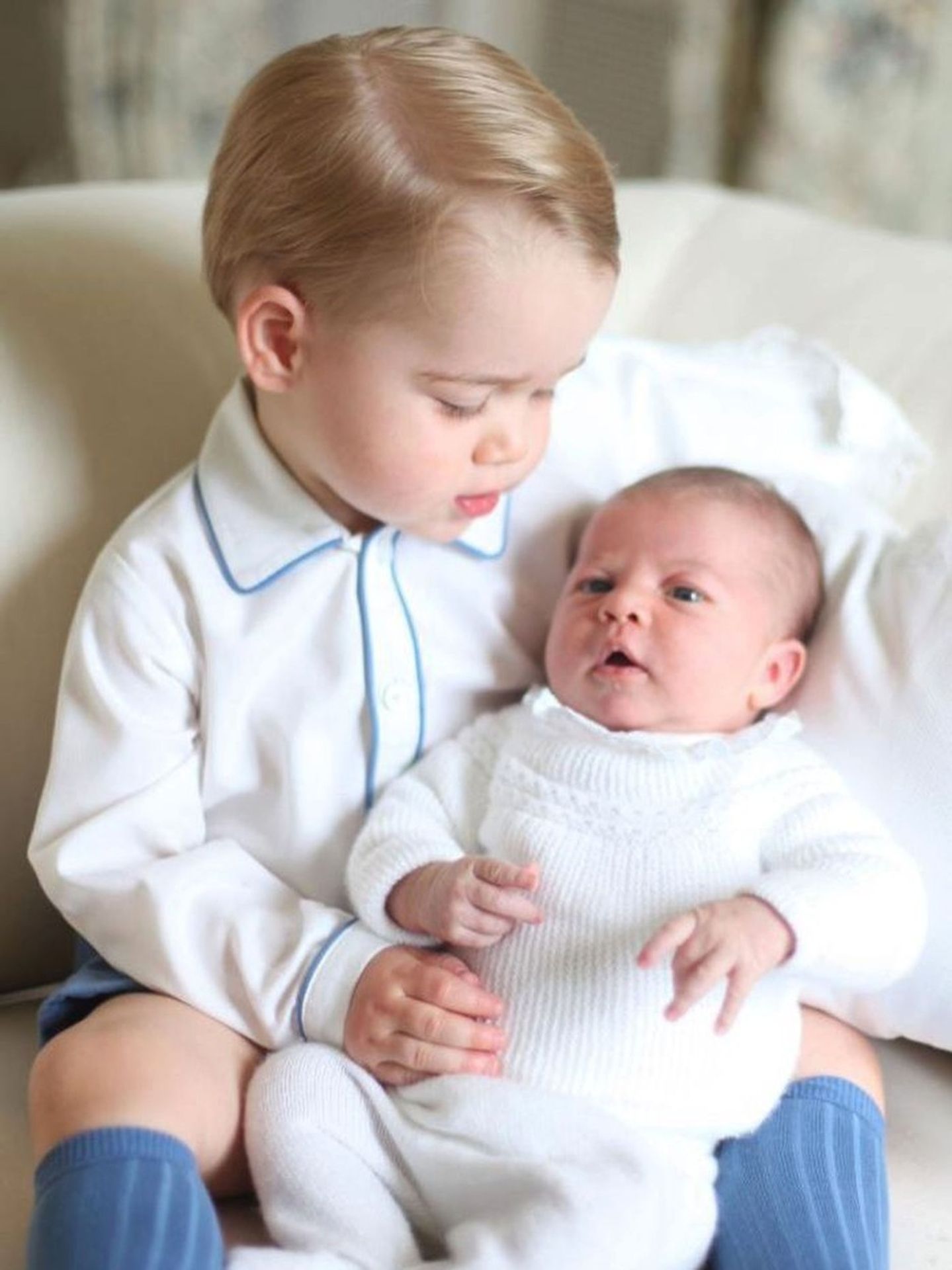 První oficiální snímky princezny Charlotty a prince George, vyfotila je vévodkyně Kate - 3 - Princezna Charlotte (42/46)