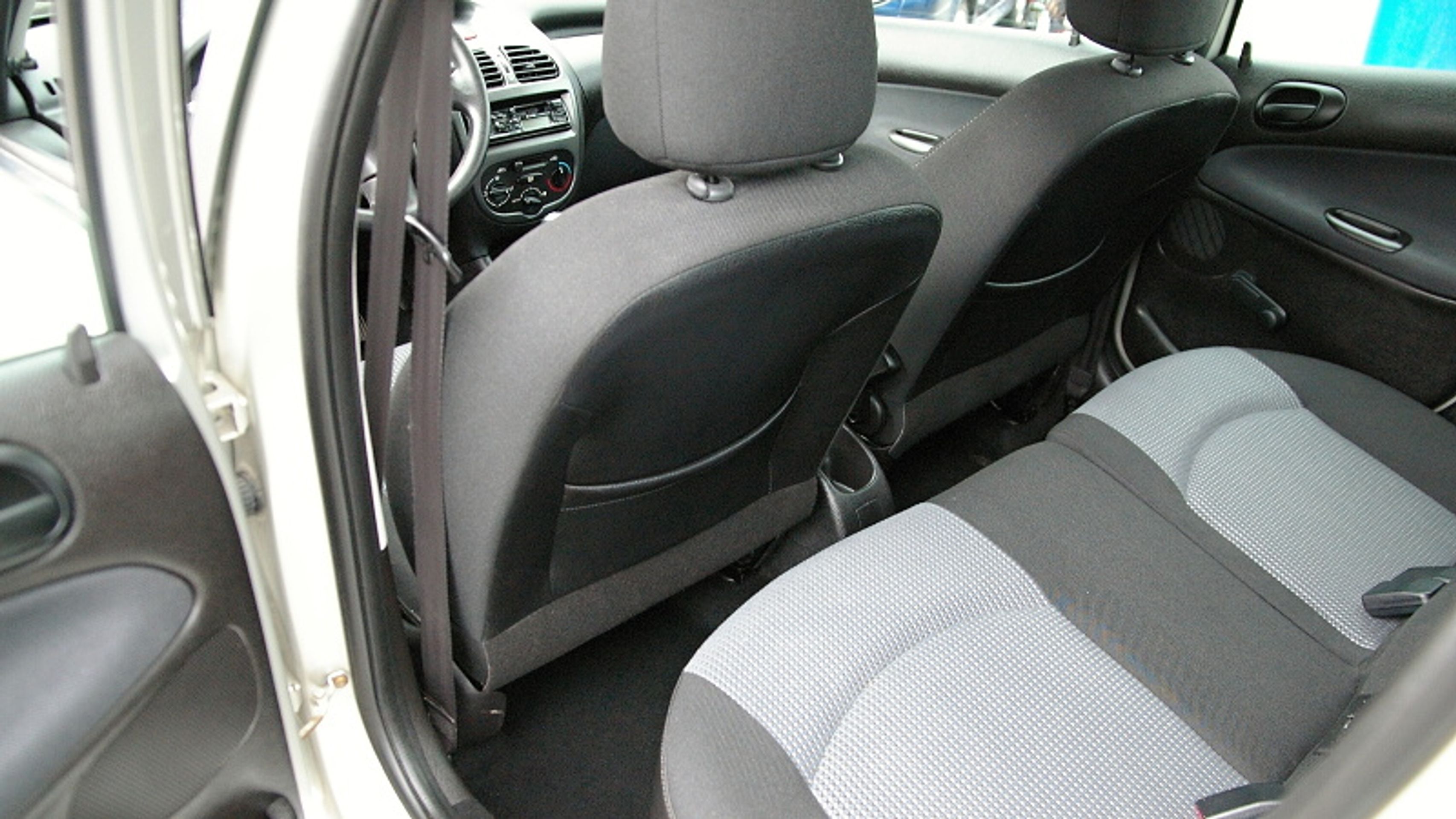 Peugeot 206 - 6 - GALERIE Peugeot 206 (6/8)