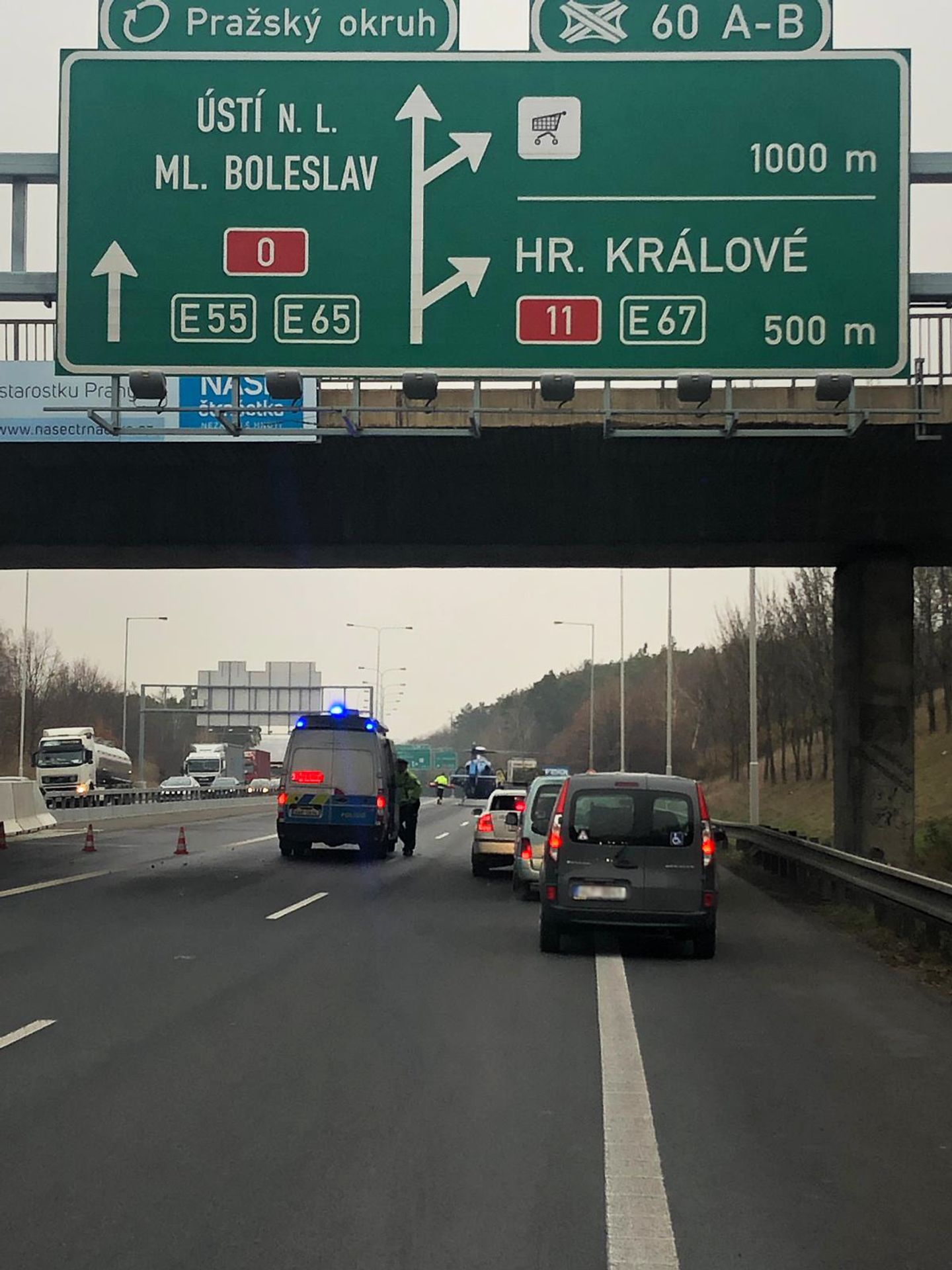 Sražený muž na Štěrboholské spojce v Praze - 1 - GALERIE: Sražený muž na Štěrboholské spojce v Praze (1/5)