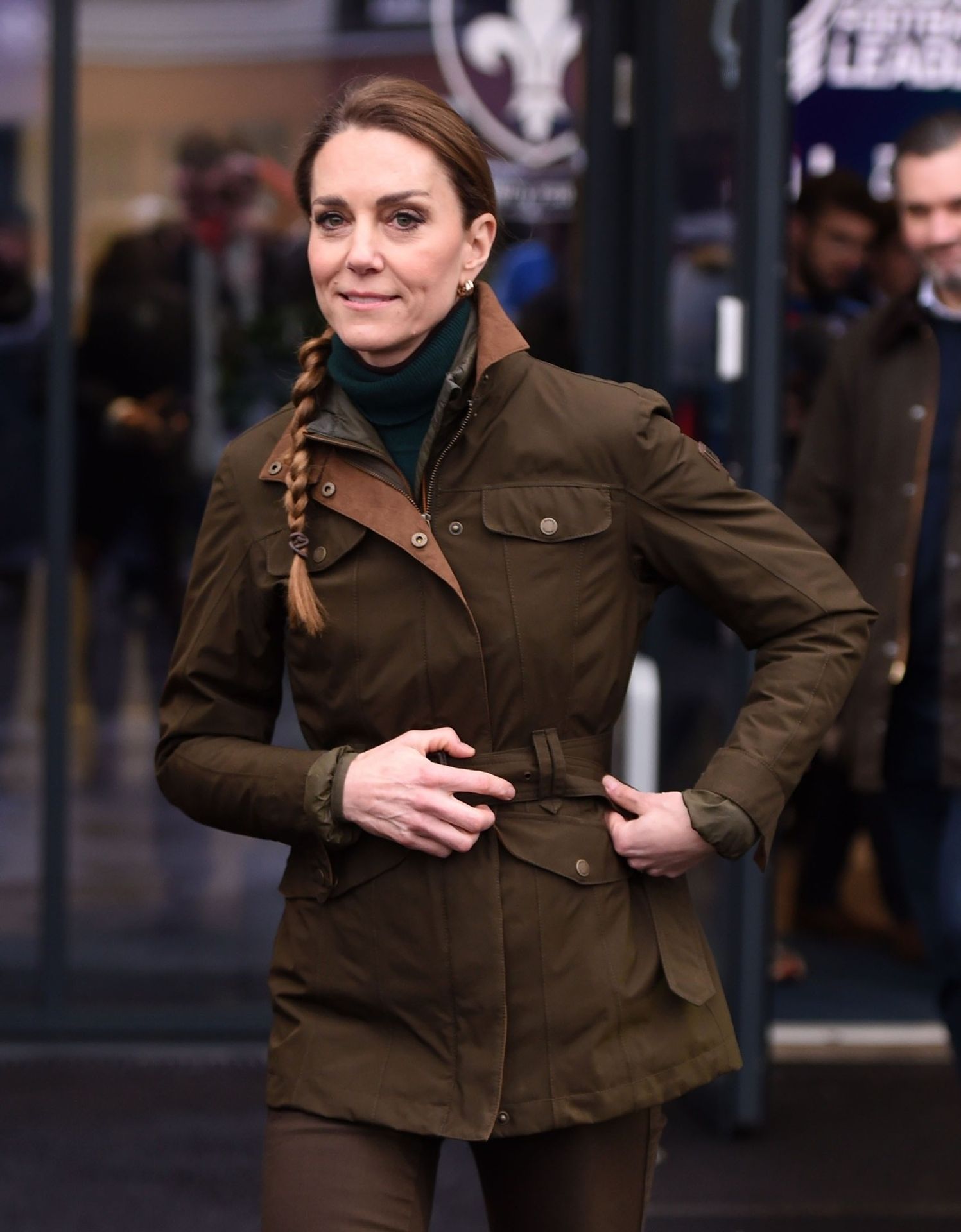 Kate Middleton s vlasy v copu - Kate Middleton s vlasy v copu (2/5)