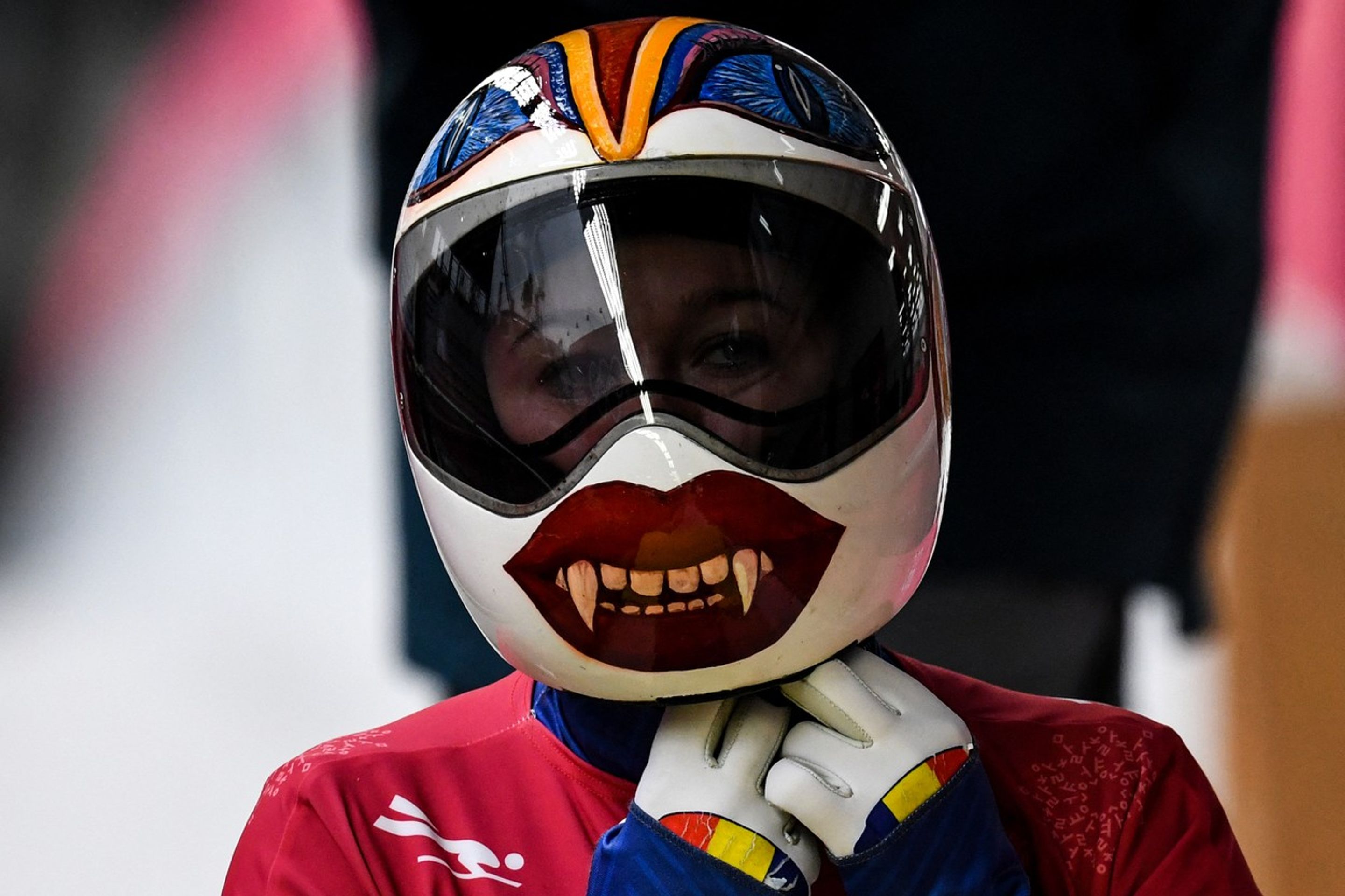Helma skeletonistky Marie Marinelové ze ZOH v Pchjongčchangu 2018 - Krásné helmy skeletonistů (7/7)