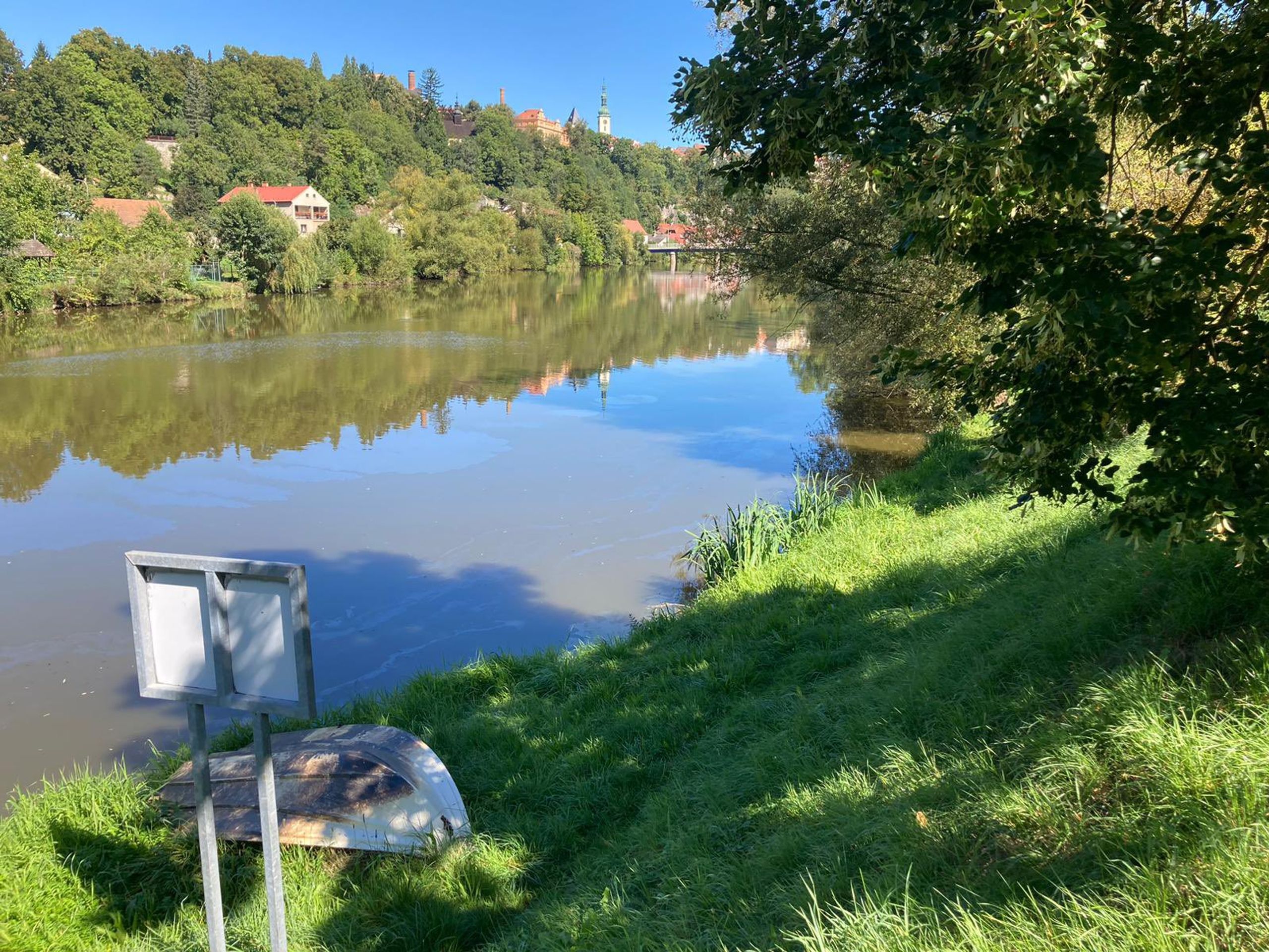 Auto v řece (2) - Auto v řece Lužnici (2/3)