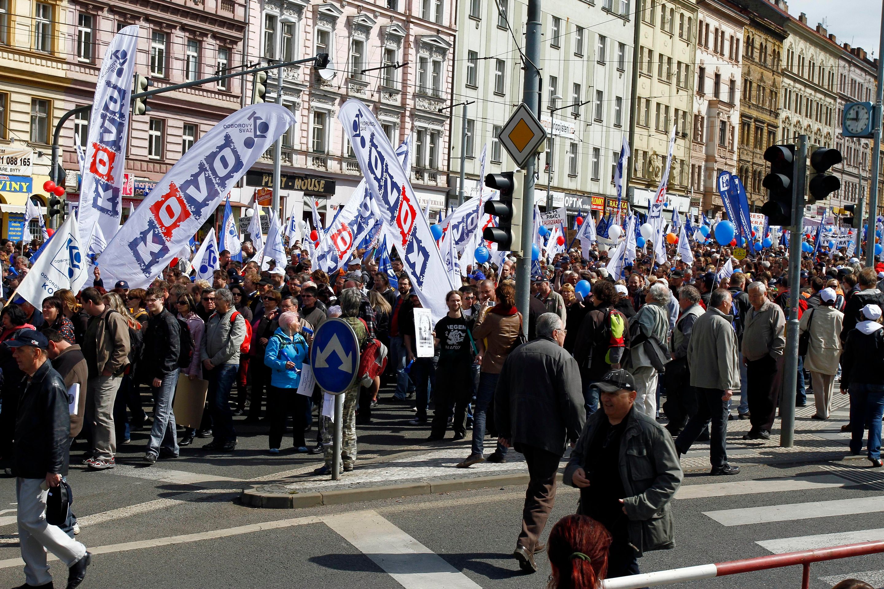 Demonstrace proti vládním reformám - 3 - Demonstrace proti vládním reformám v Praze (3/23)