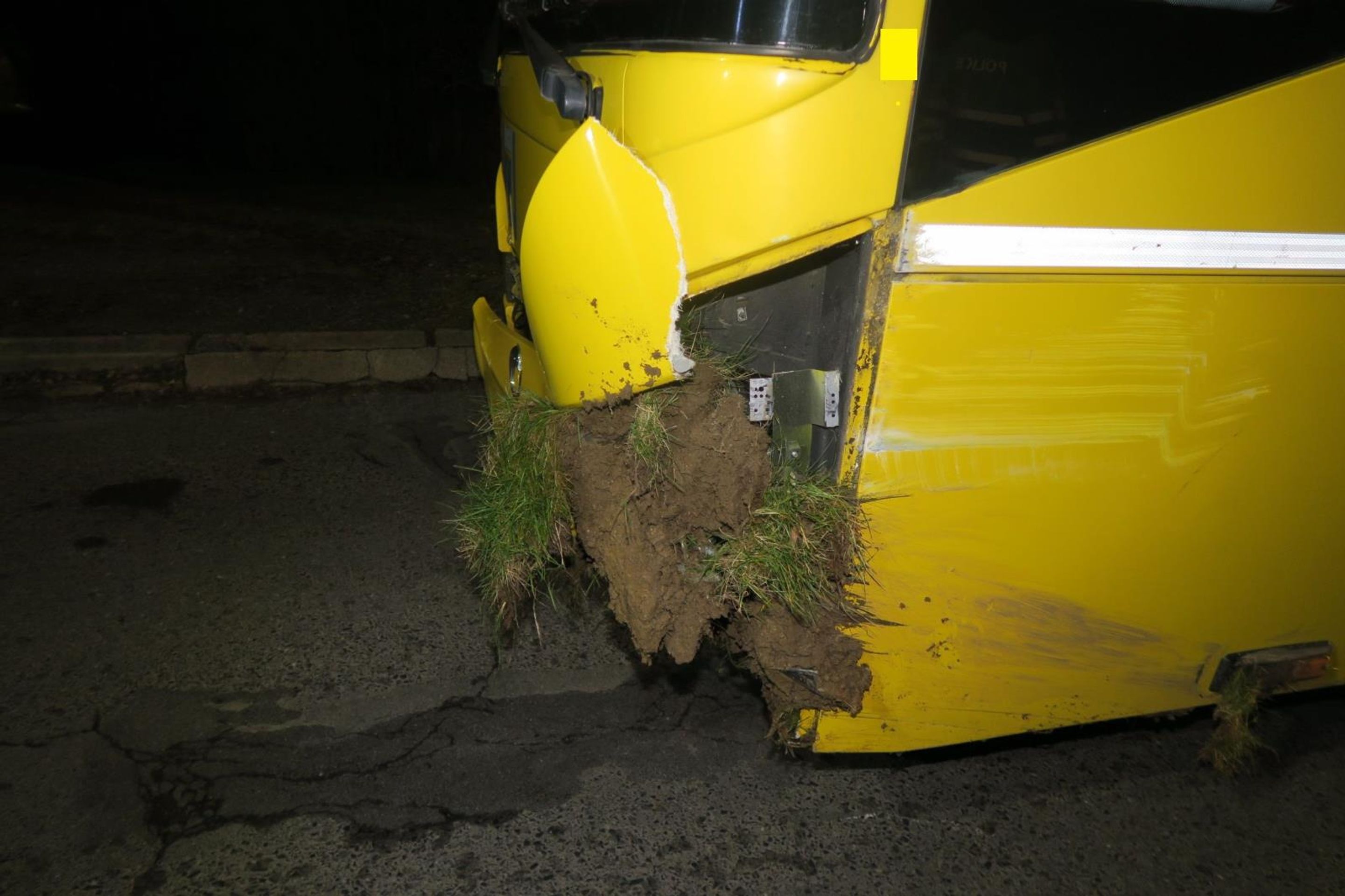 Mladík v Domažlicích ukradl autobus - Odcizený autobus na Domažlicku (3/5)