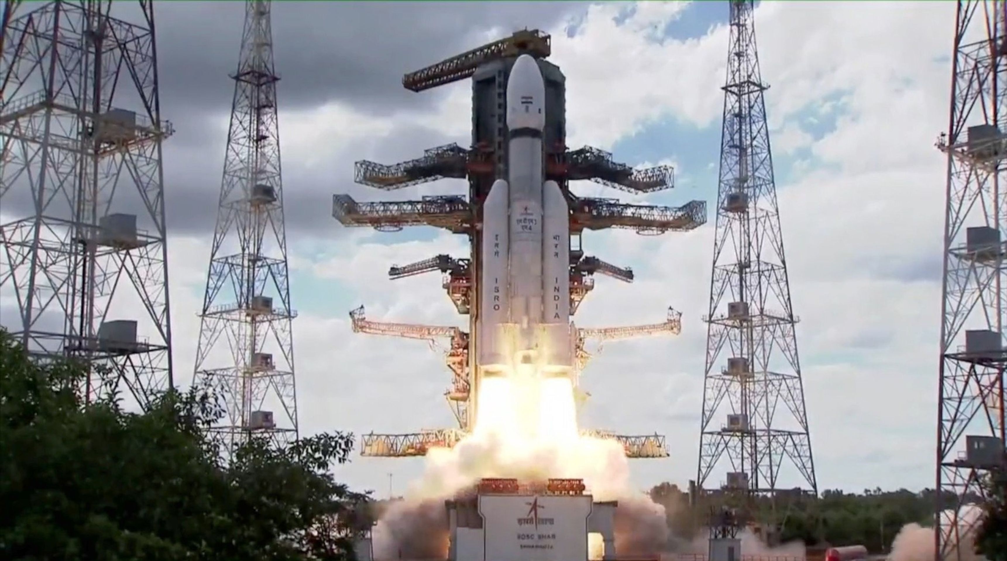 Start rakety Chandrayaan-3, 14. 7. 2023 - Indická sonda Vikram úspěšně přistála na povrchu Měsíce (4/4)
